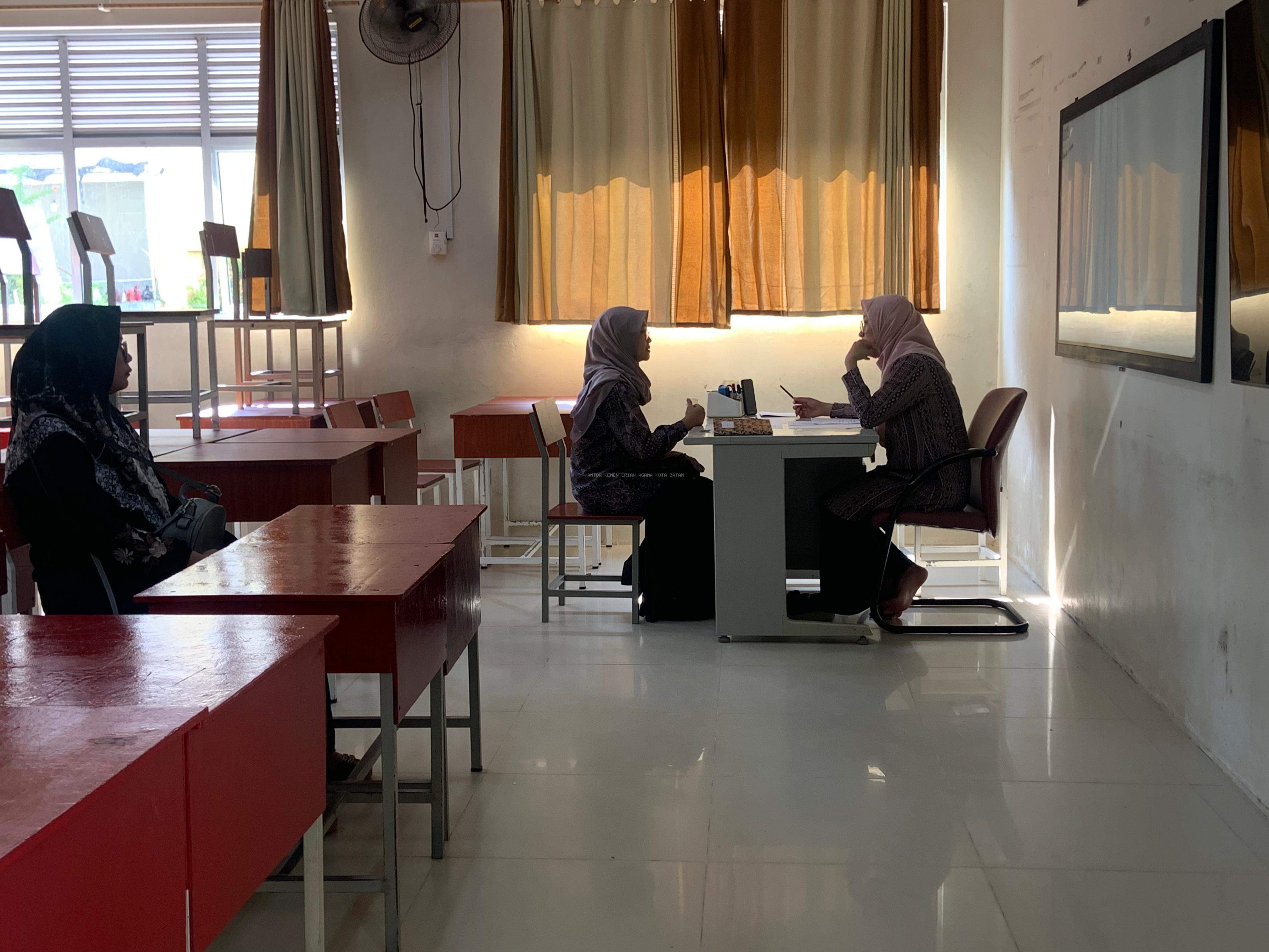 MTs Negeri 1 Batam Melaksanakan Parenting Bersama Orang Tua Siswa Kelas 7