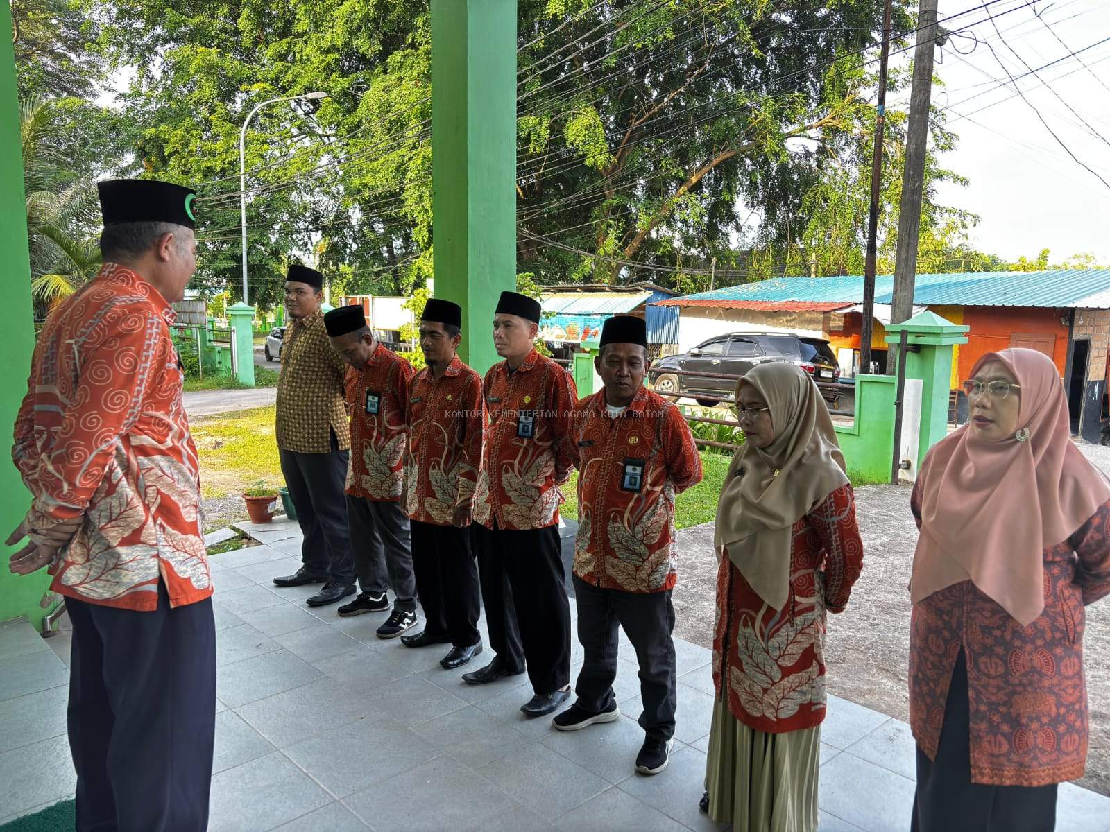 Pimpin Apel Pagi KUA Sekupang, Bima Sakti Sampaikan Pentingnya Rasa Syukur