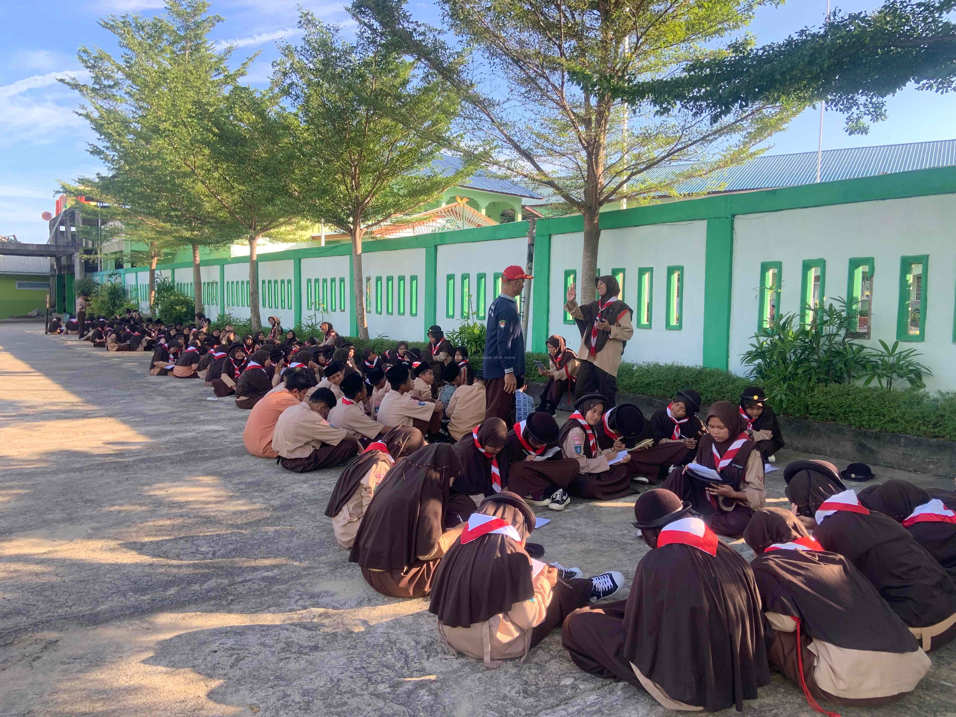 Kegiatan Tanya Jawab Pengetahuan Umum dan Pengetahuan Kepramukaan di MTsN 1 Batam