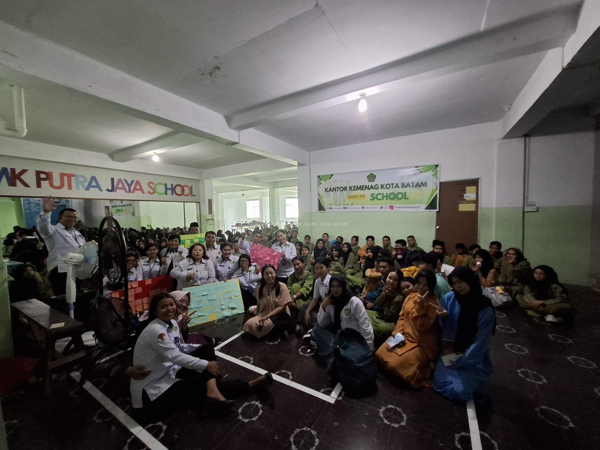Seksi Urakris Goes to School: Sosialisasi Bahaya Judi Online di SMK Putra Jaya School