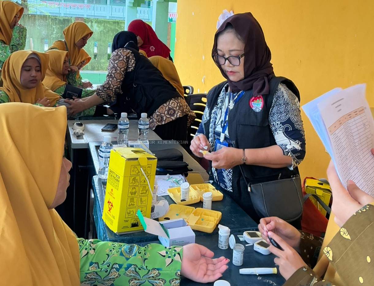 Skrining Kesehatan di MAN 2 Kota Batam: Wujud Sinergi Menuju Generasi Emas 2045