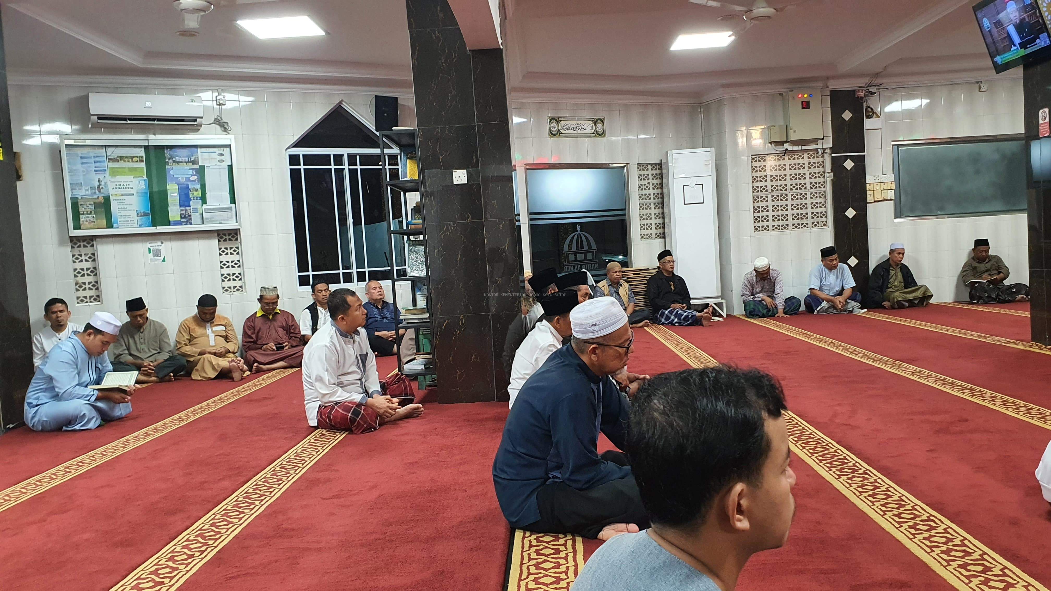 Kyai Luqman Sampaikan Tentang Obat Hati dalam Kajian Subuh di Masjid AN NUR