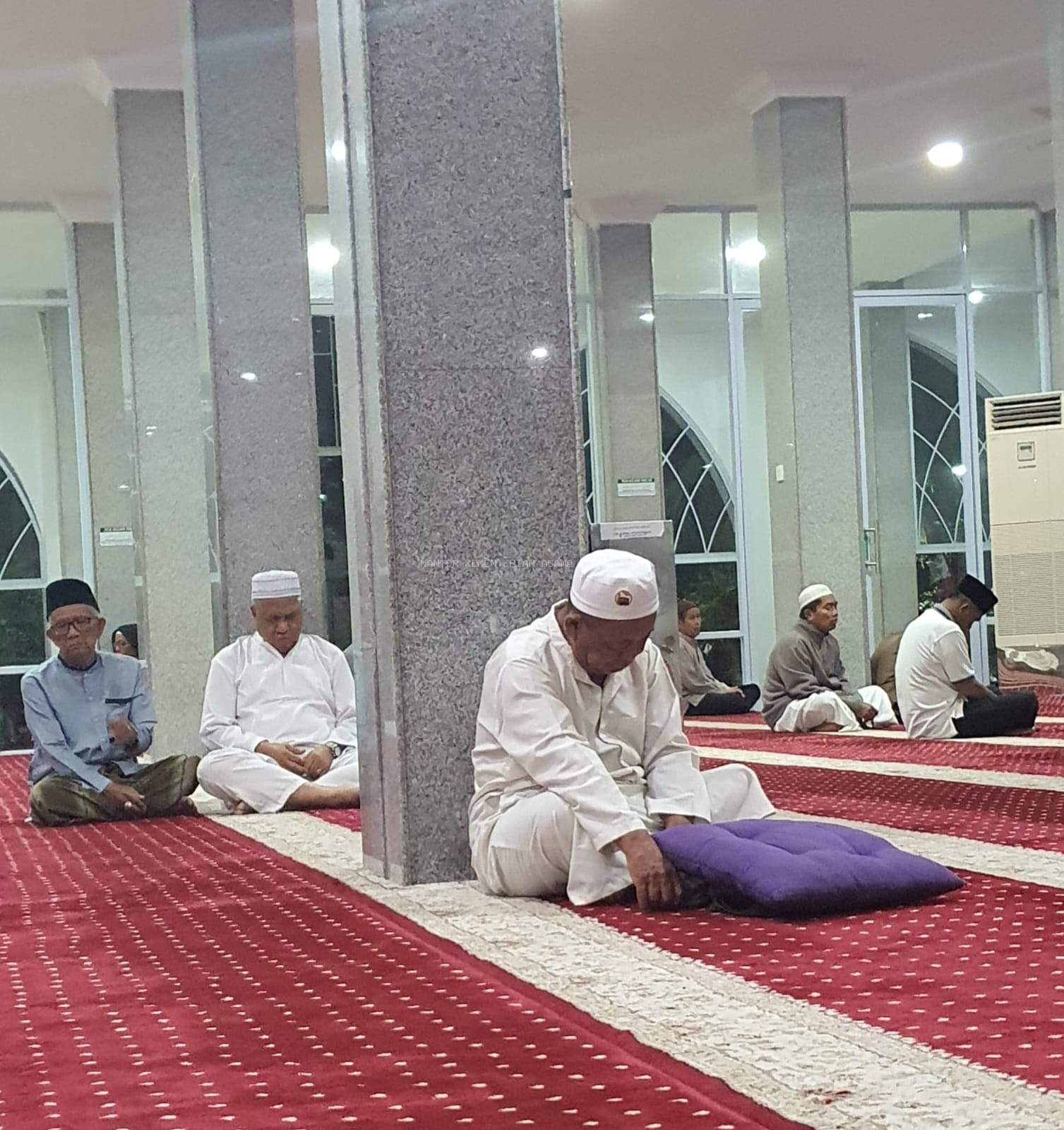 KH. Luqman Hakim Kupas Tuntas Penyebab Suul Khotimah di Masjid Darussalam KDA