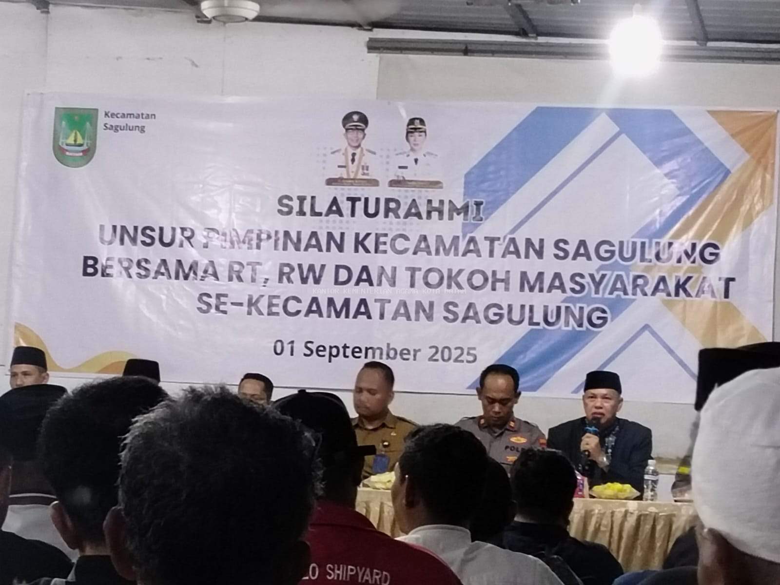 Kepala KUA Sagulung Bacakan Doa pada Acara Silaturahmi Pimpinan Kecamatan Sagulung