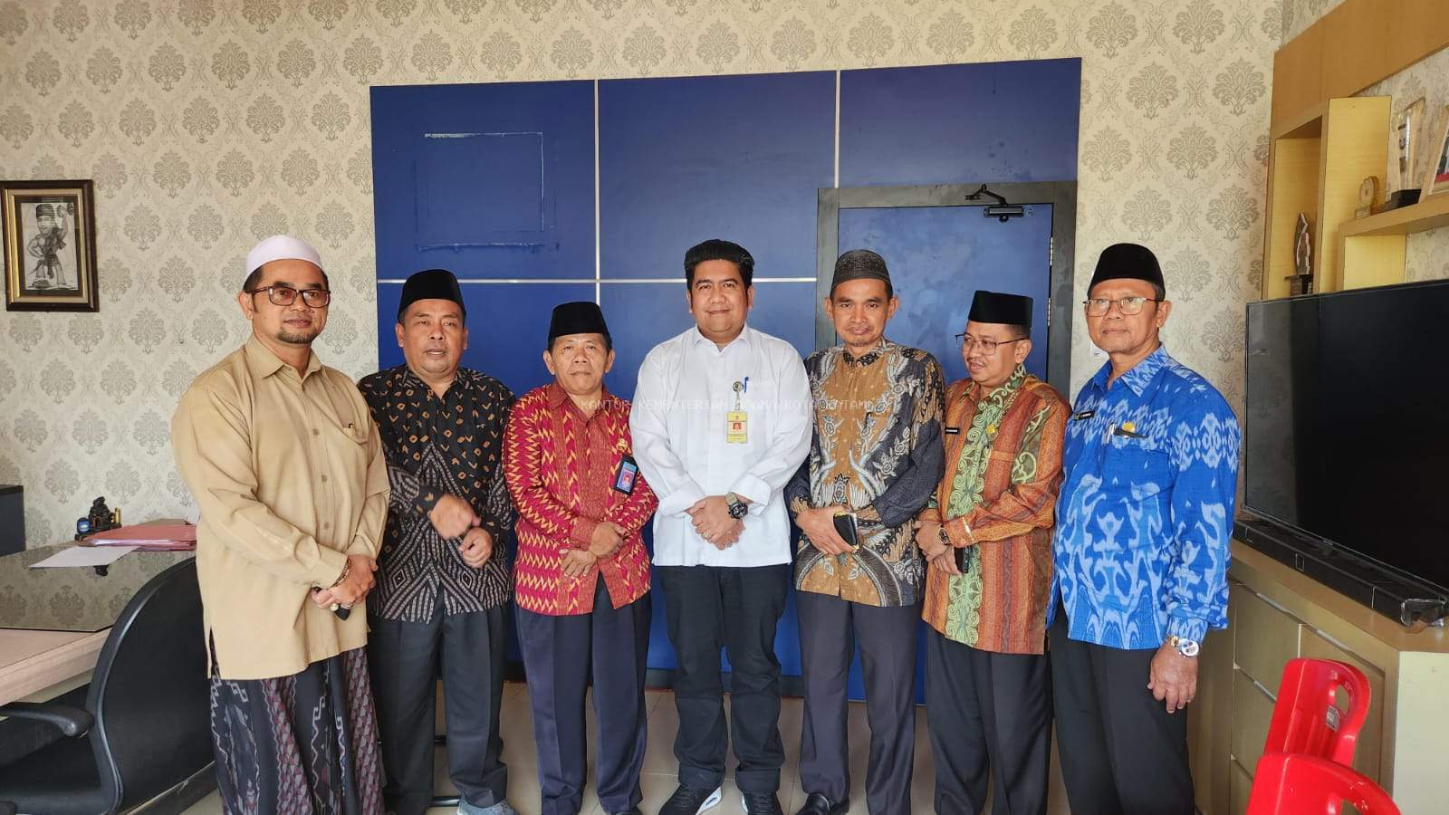 Pengurus Majelis "Bengkong Berdzikir" Audiensi dengan Camat dalam Rangka Manaqib Kubro Ke-5