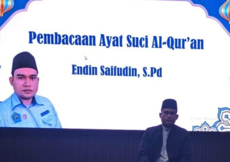 Endin Saifudin Lantunkan Pembacaan Ayat Suci Al Qur'an dan Sholawat Busro pada Mubes IX PMB Kota Batam Tahun 2025