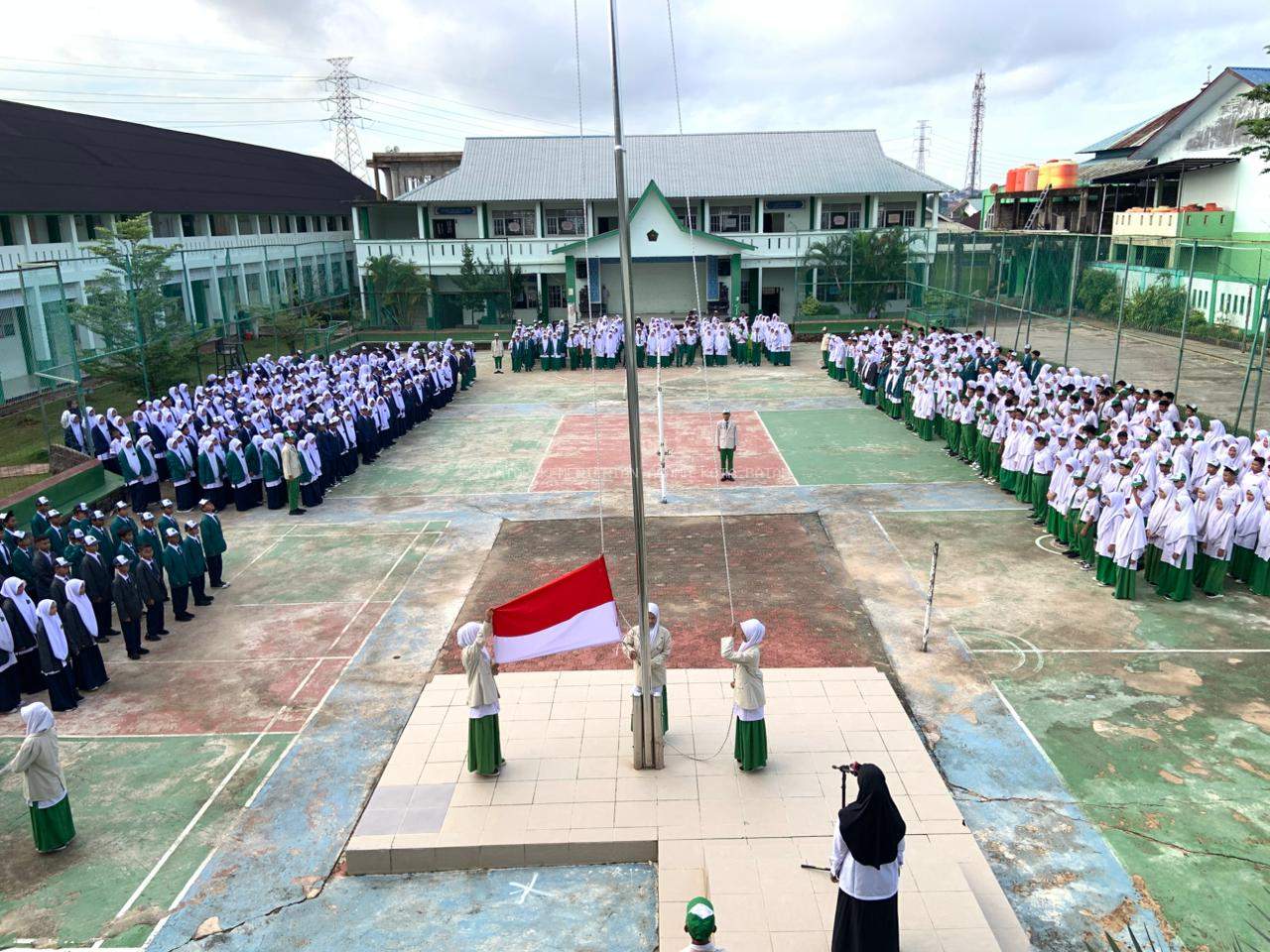 Amanat Upacara Bendera di MTsN 1 Batam Tekankan Pentingnya Budaya Malu dalam Kehidupan Sehari-hari