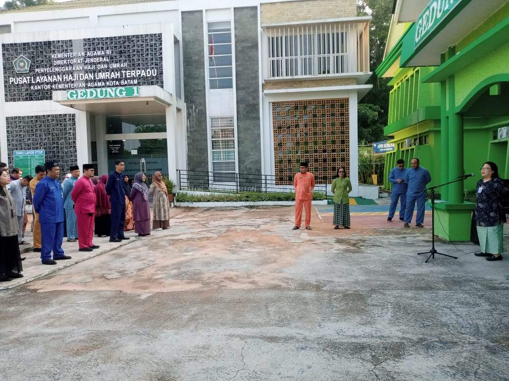 Kasi Urakris Pimpin Apel Pagi Kemenag Batam, Ingatkan SKP dan Apresiasi Penyuluh