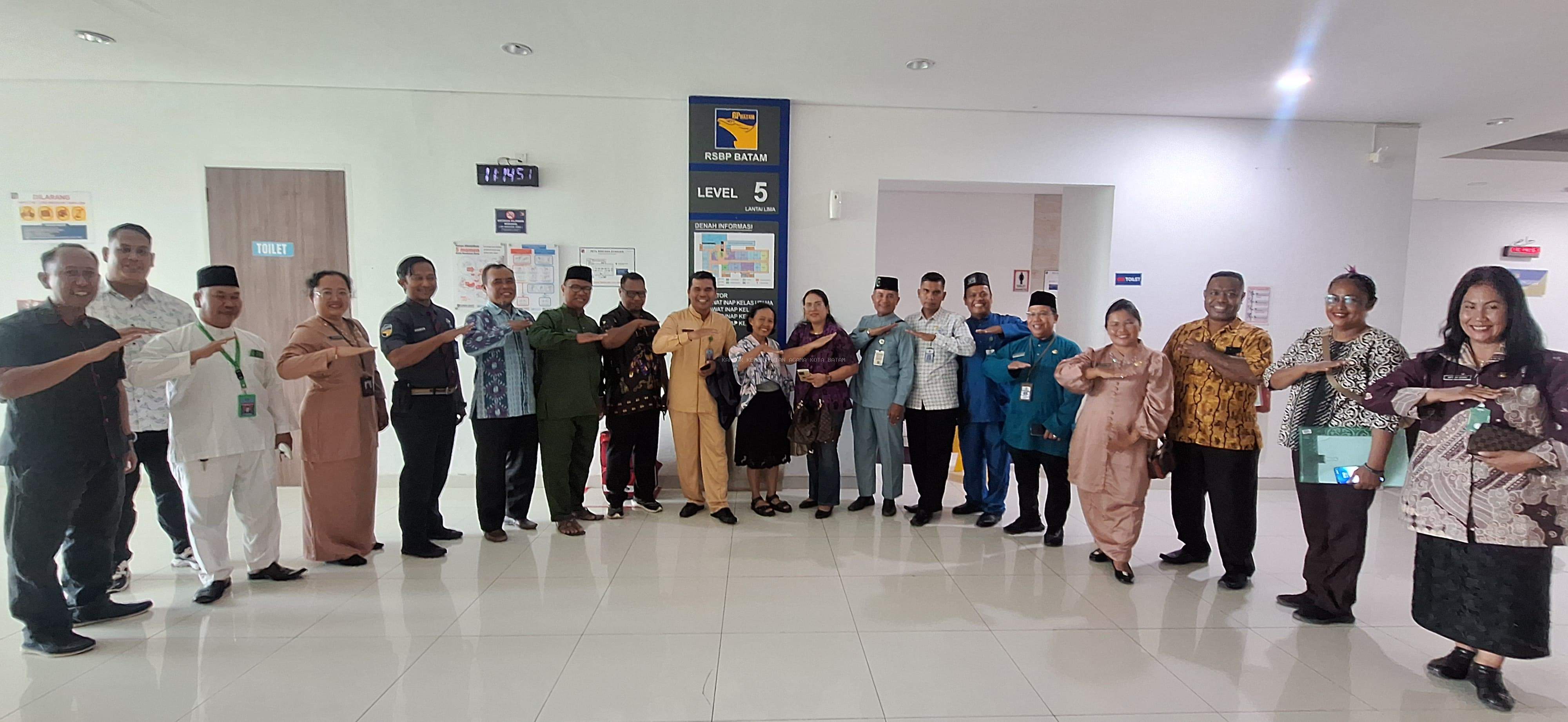 Kunjungan Kasih Tak Terbatas, Tim Penyuluh Lintas Agama Hadir di RSBP Batam