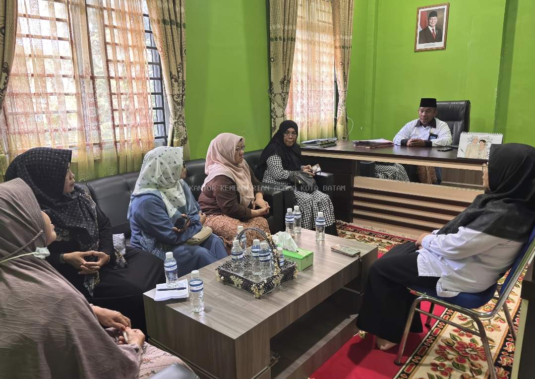 Awal Tugas Kepala KUA Sekupang, Hamdanis Pererat Silaturahmi dengan Tokoh Agama dan Bahas Registrasi Majelis Taklim