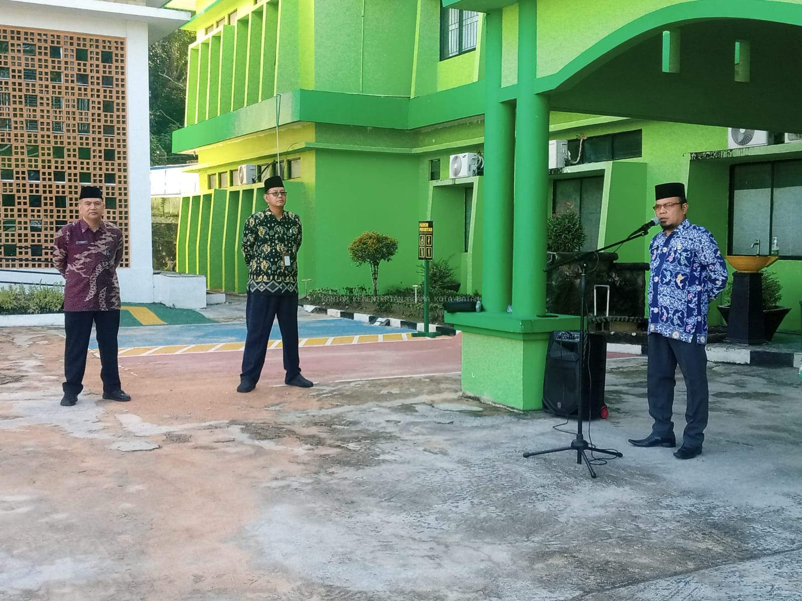 Kepala Subbag TU Pimpin Apel Pagi, Ingatkan Pegawai Jaga Kesehatan dan Persiapan Pelantikan PPPK Tahap II