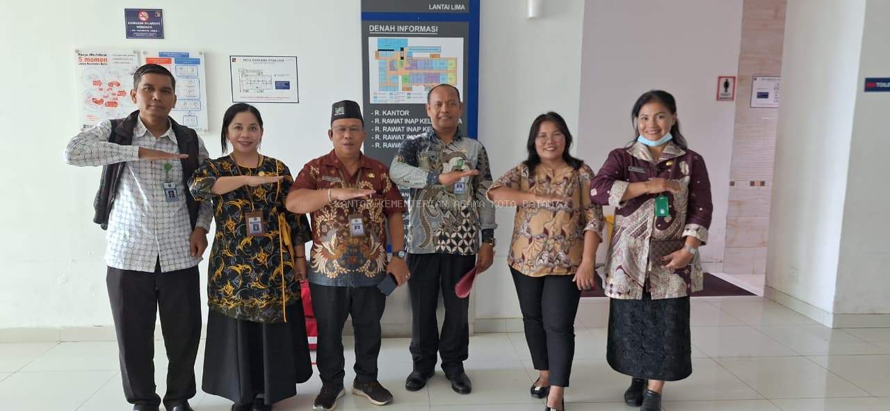 Merangkul dengan Kasih, Penyuluh Agama Kristen Lakukan Pelayanan di RSBP Batam