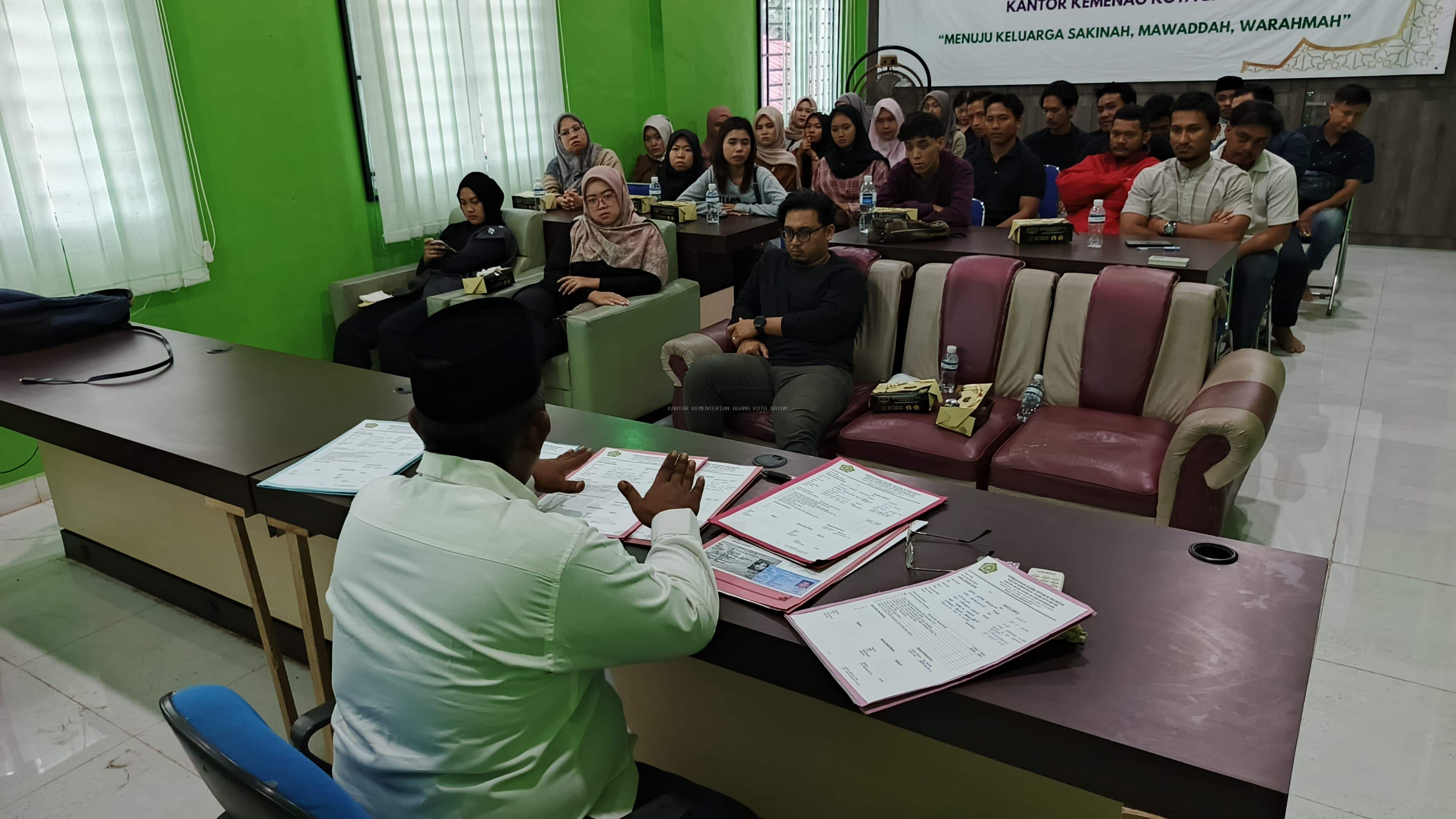 KUA Sekupang Bekali 15 Catin dengan Ilmu Fikih, Kesehatan, dan Manajemen Konflik Keluarga