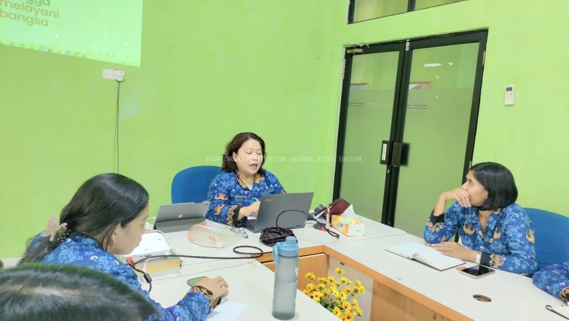 Urakris Kankemenag Kota Batam Dorong Profesionalisme Penyuluh dan Penata Layanan Operasional