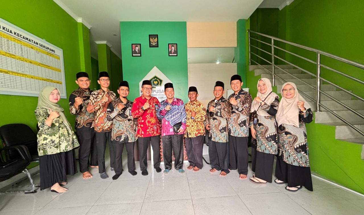 Monev Kemenag Batam di KUA Sekupang: Fokus pada Data SIMKAH dan Kelengkapan Dokumen