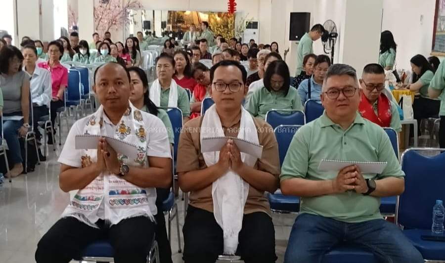 Puja Lian Shi Cai Shen Fa Hui di Vihara Dewi Bahari