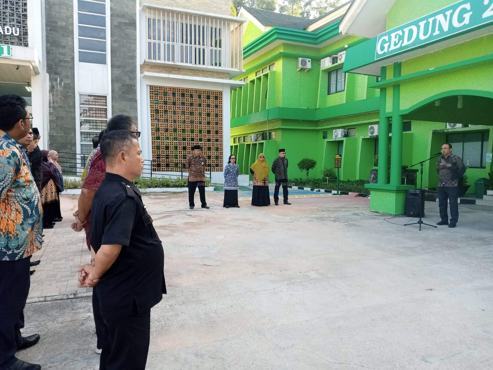 Made Karmawan Ajak Pegawai Kemenag Batam Jaga Predikat dan Integritas Layanan
