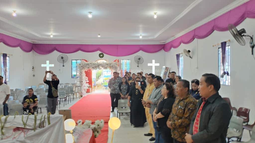 Kemenag Kota Batam Bersama Lembaga Gerejawi Hadir Beri Penghiburan kepada Keluarga Almarhum Pdt. Asarudin Ndruru