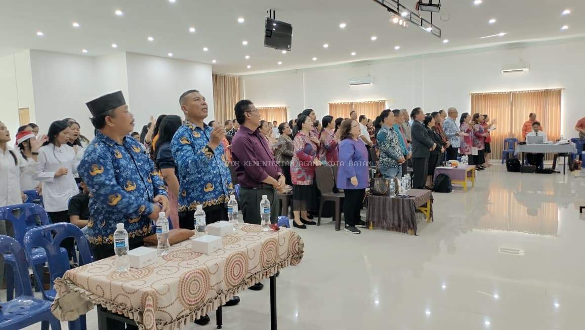Keluarga Besar Bimas Kristen Kanwil Kemenag Provinsi Kepri Rayakan Natal: Kebersamaan, Character Building, dan Semangat Pelayanan