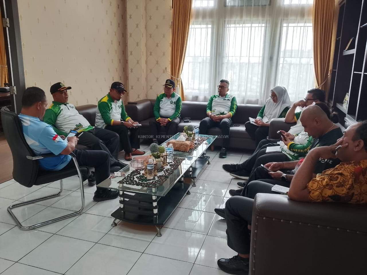 Rapat Pejabat Kemenag Batam, Budi Dermawan Tekankan Soliditas dan Kepedulian Sosial