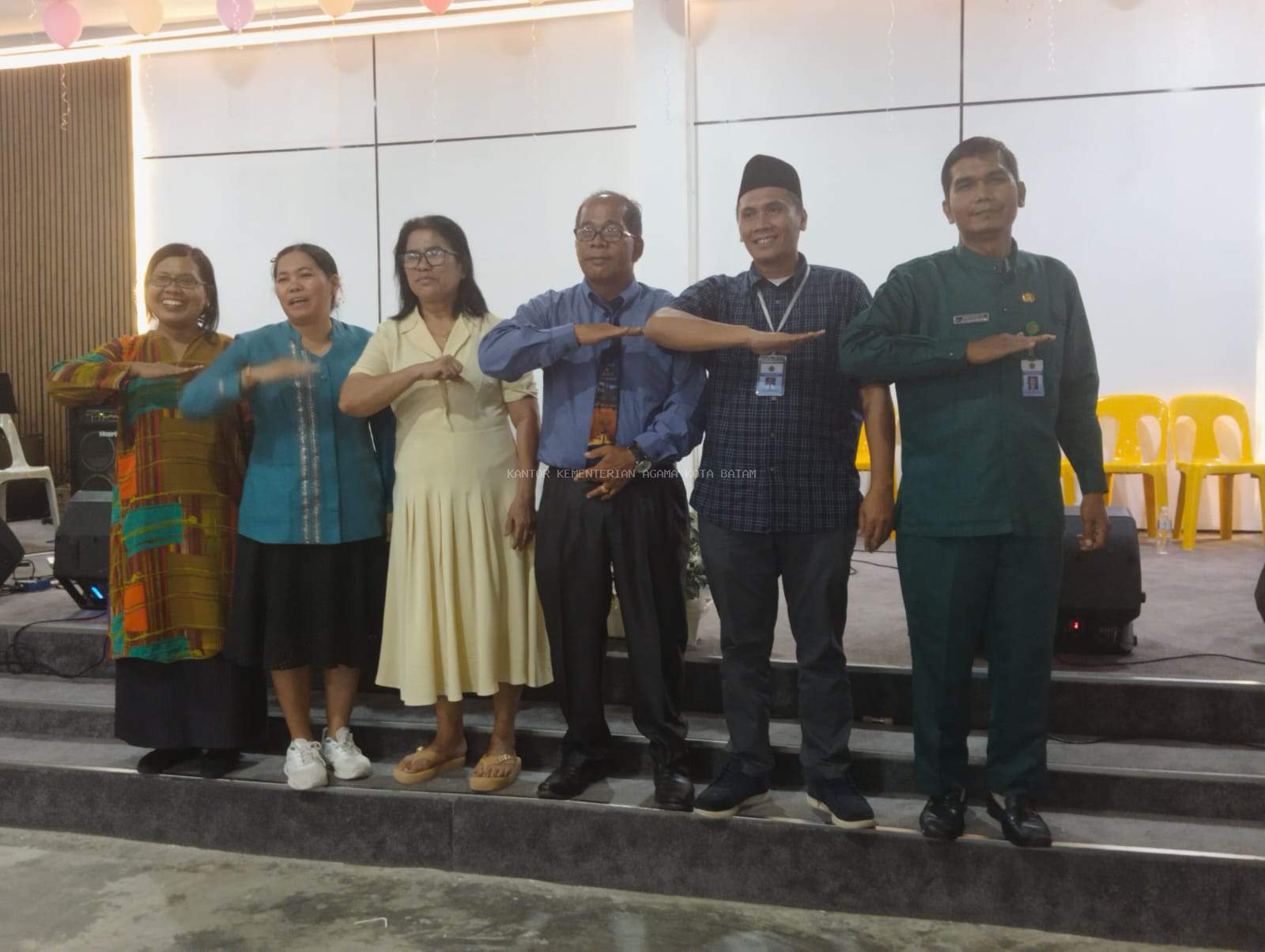 Kemenag Kota Batam Hadiri Perayaan Natal Anak Sekolah Minggu GPI Sidang Marina.