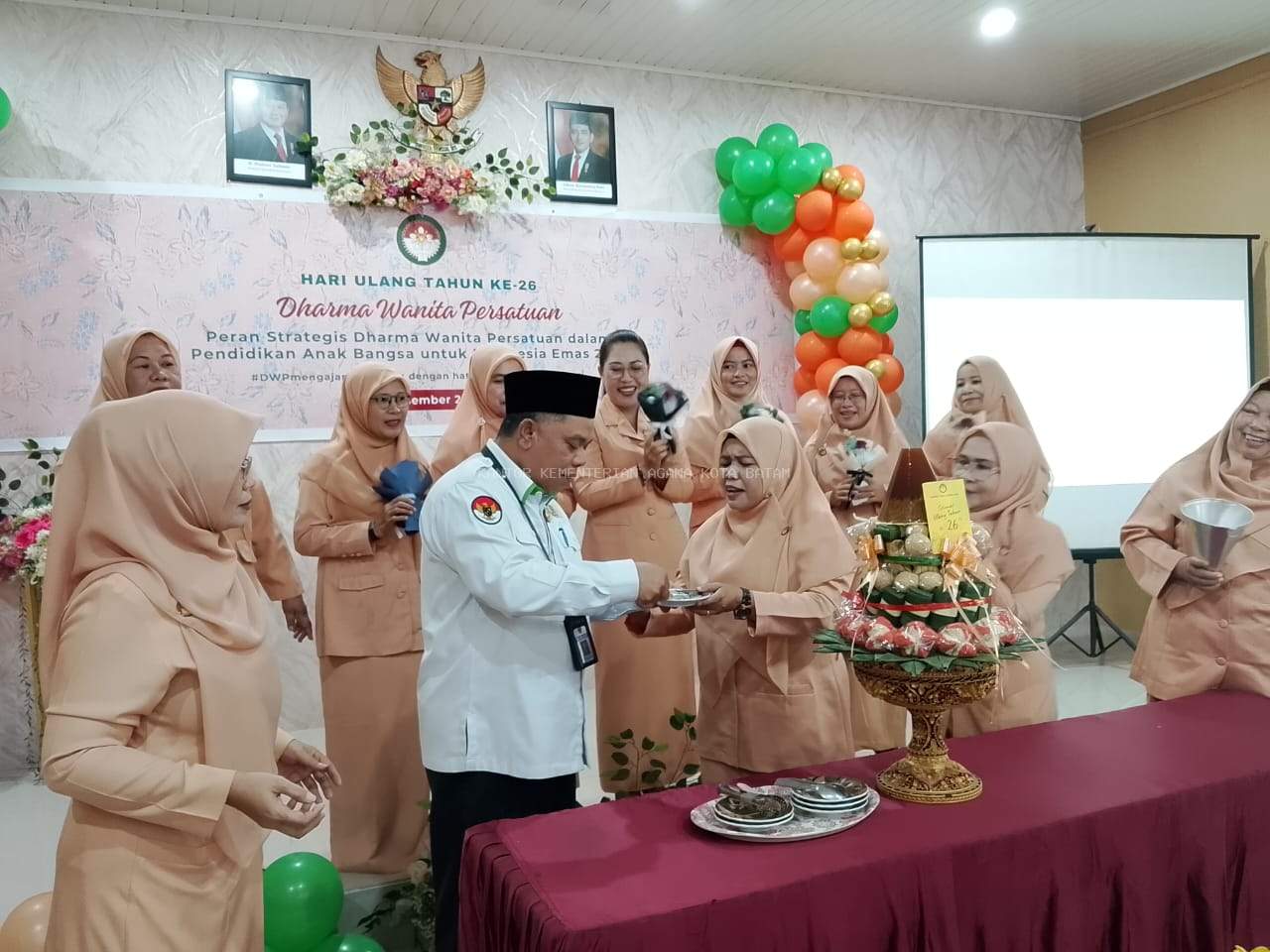 HUT Dharma Wanita Persatuan dan Hari Ibu, Kemenag Batam Teguhkan Peran Perempuan