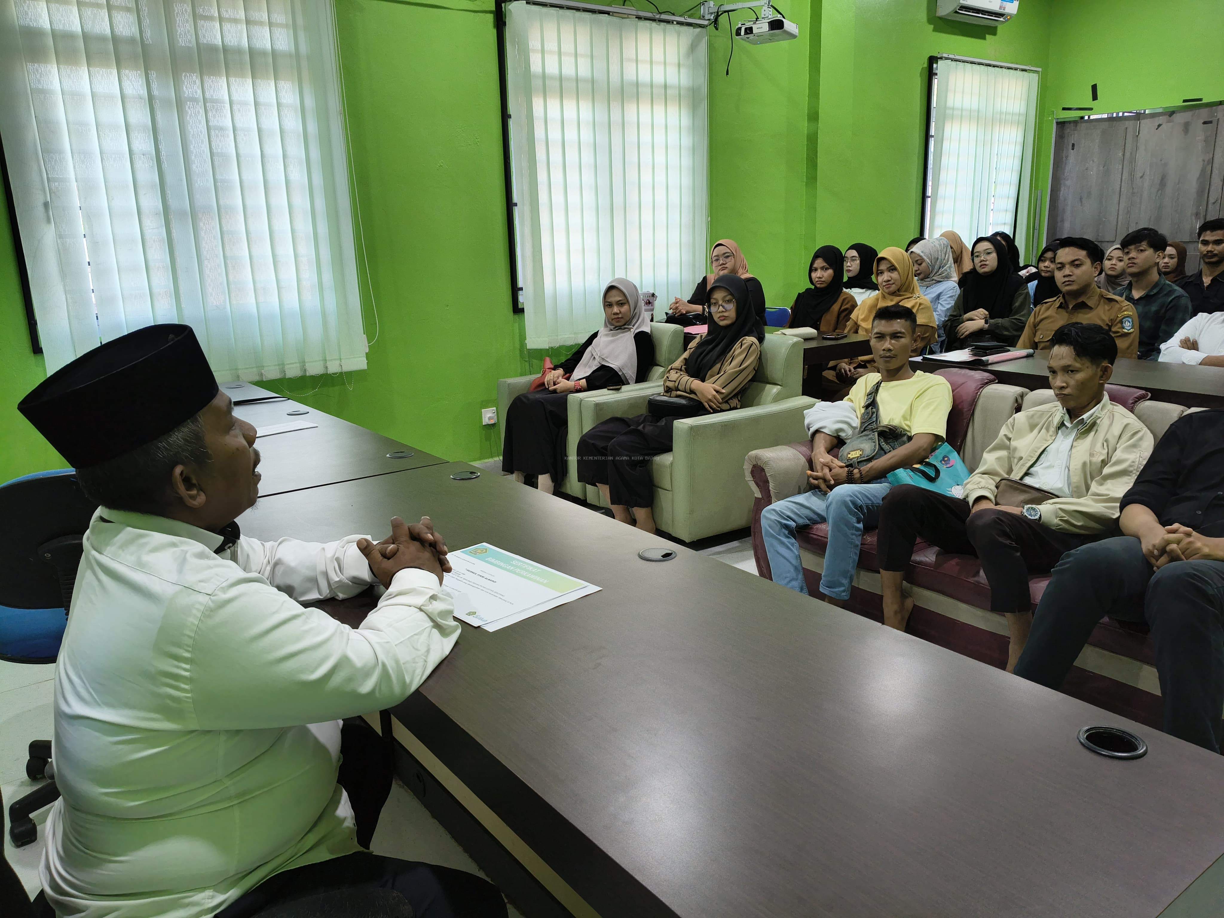 Bimbingan Perkawinan di KUA Sekupang, 17 Pasang Calon Pengantin Ikuti Pembekalan