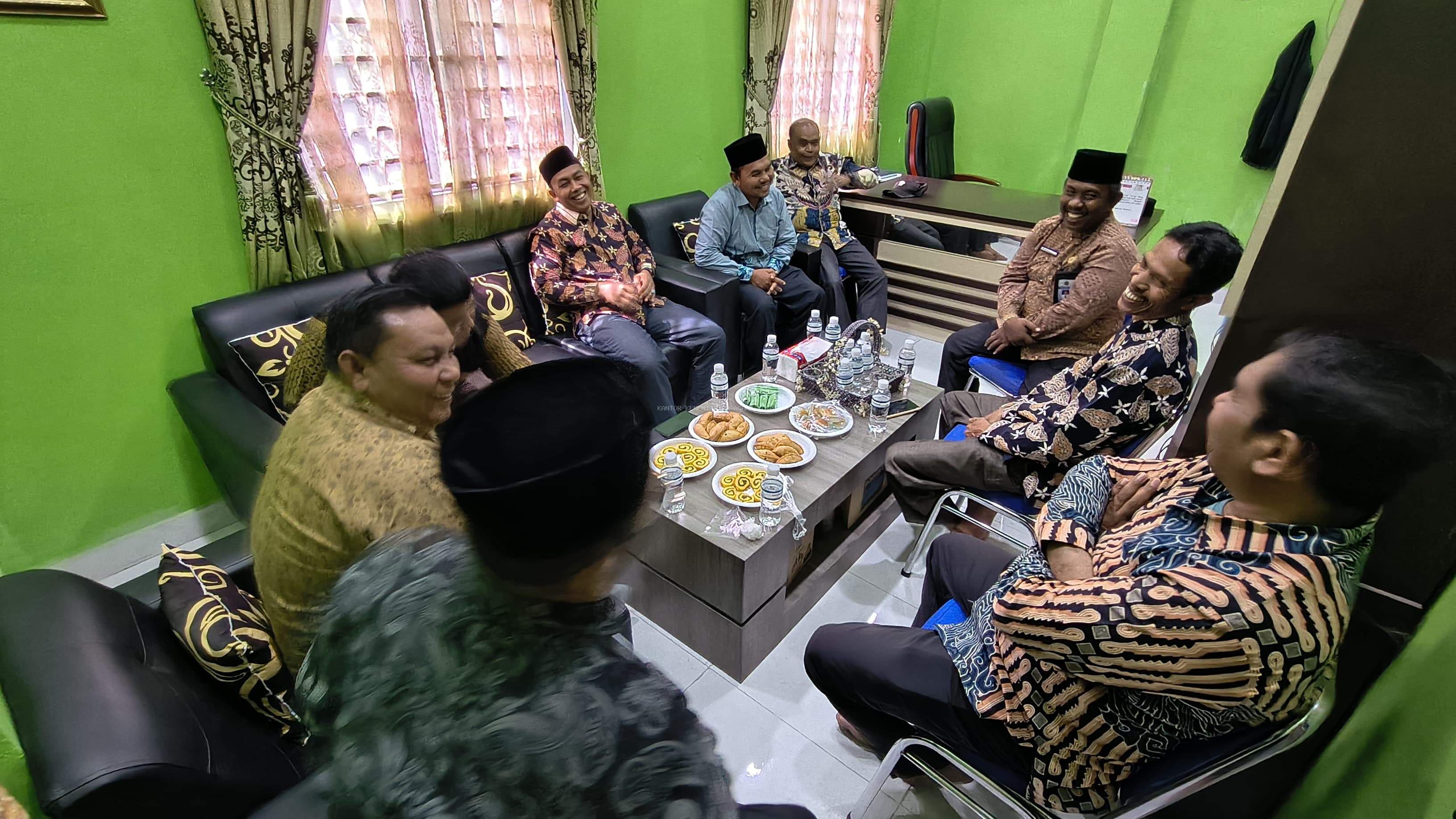 KUA Sekupang Terima Studi Tiru KUA Se-Kabupaten Pelalawan, Paparkan Inovasi Digitalisasi Akta Nikah Sejak 1984