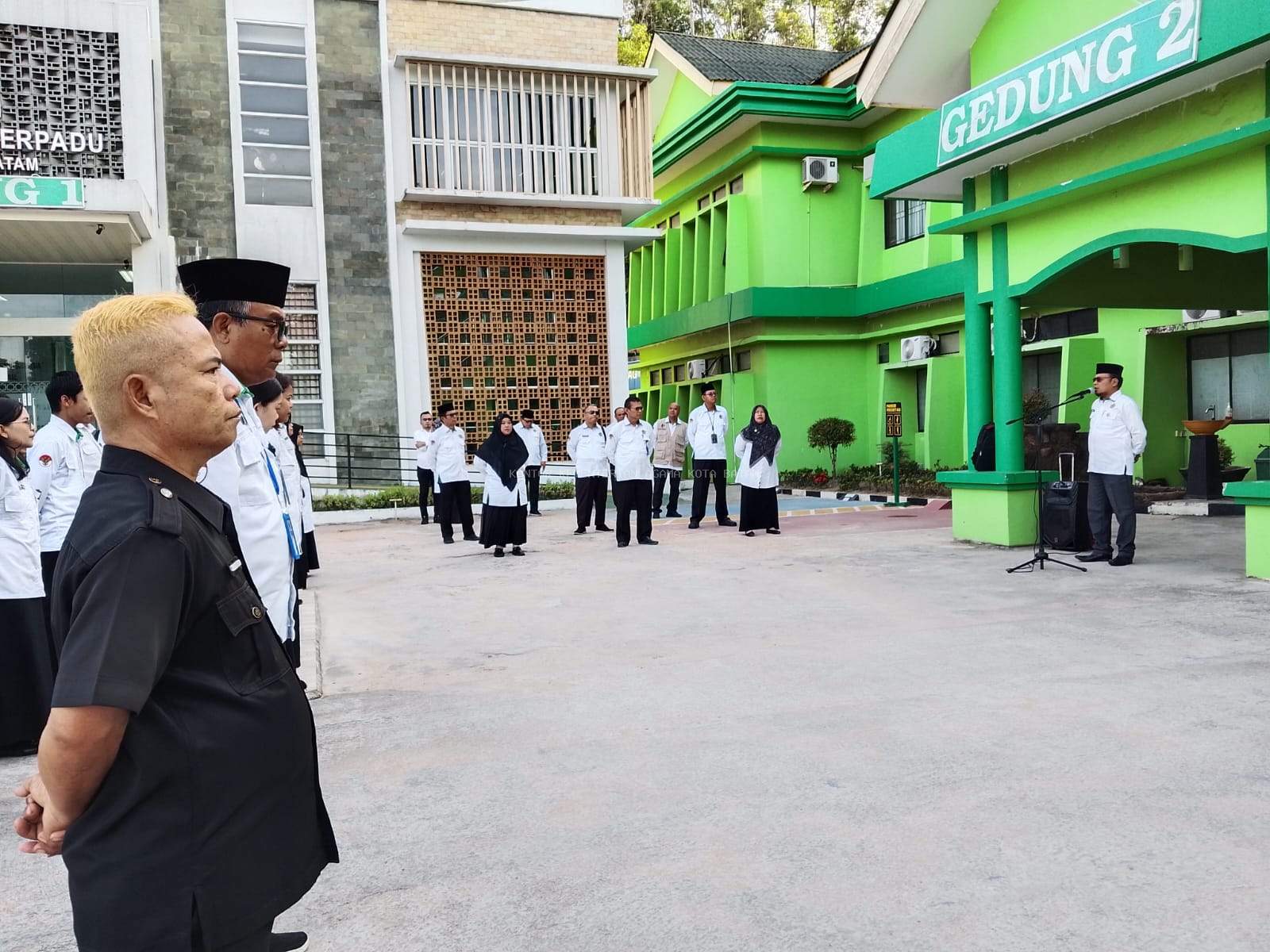 Pimpin Apel Pagi, Kasubbag TU Kemenag Batam Tekankan Penyelesaian SKP dan Profesionalisme Kerja