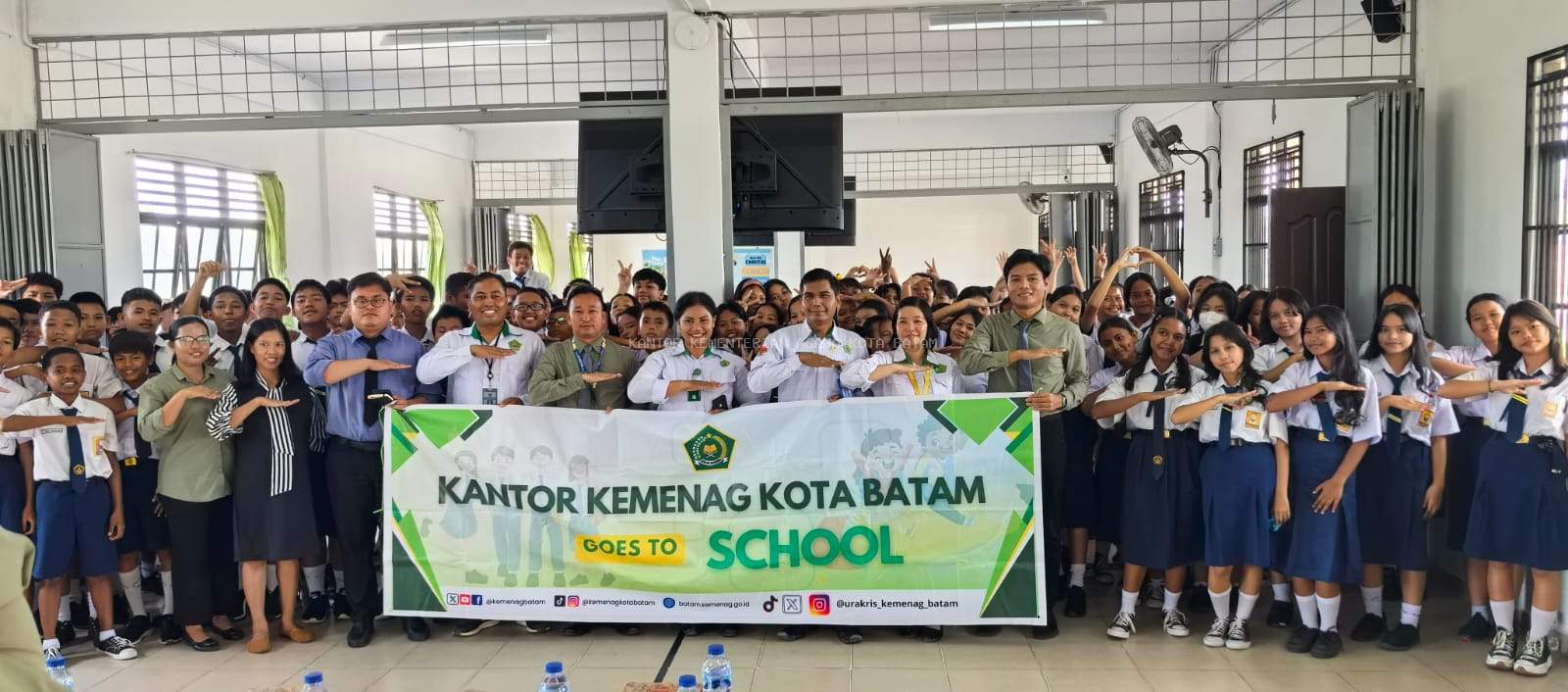 Menanamkan Disiplin dan Kesehatan Holistik Sejak Dini: Penyuluhan Moderasi Beragama di SMP Charitas Bida Ayu