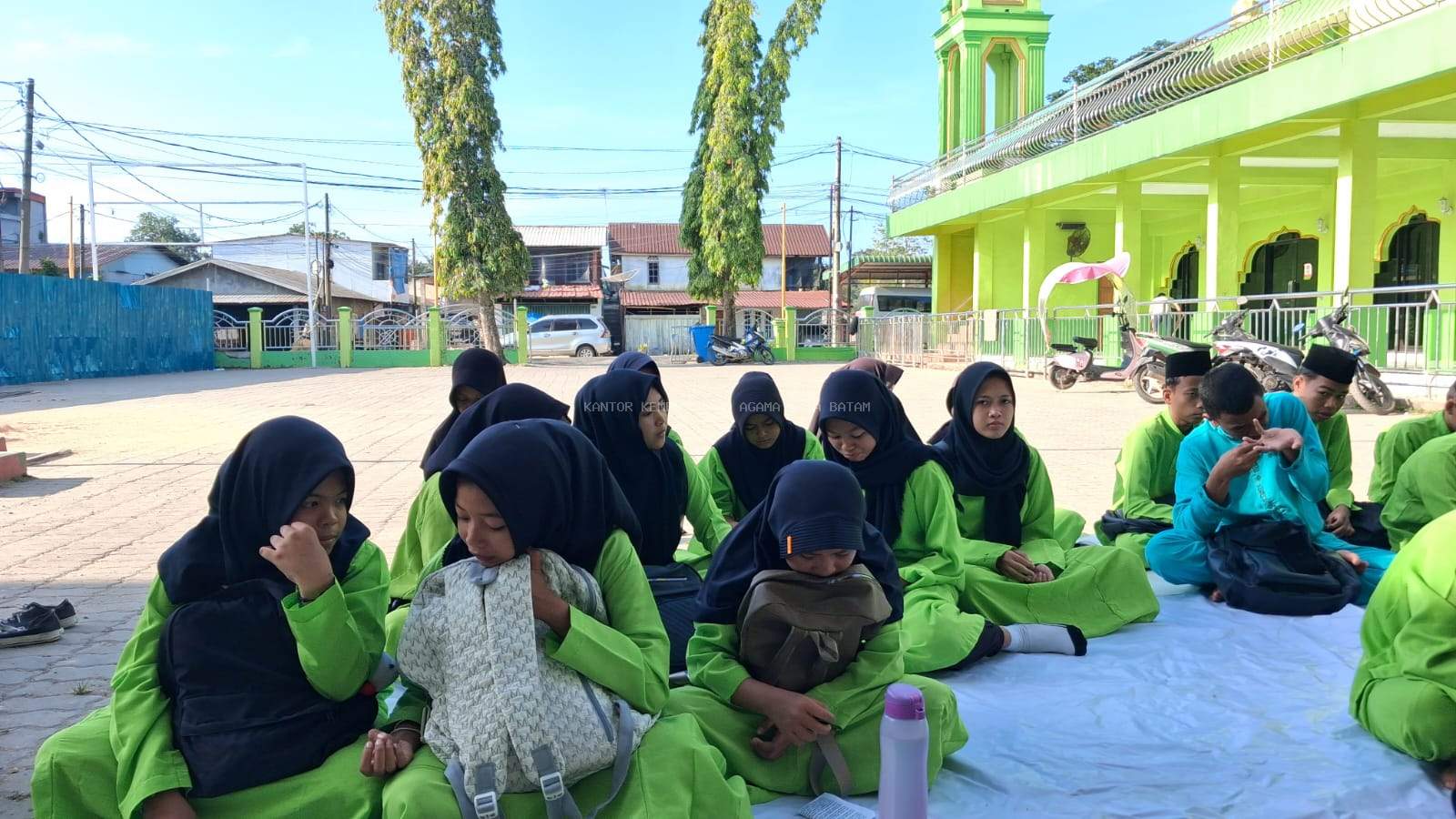 Membangun Jiwa Lewat Zikir: Atmosfer Khidmat Jumat Pagi di MTs Darul Ihsan