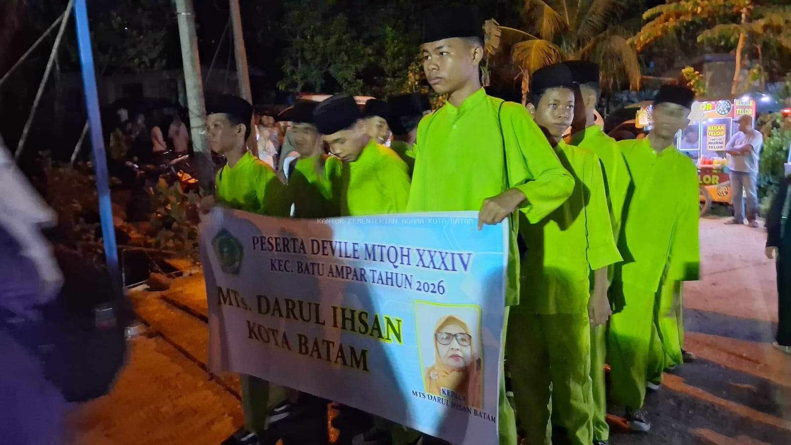 Syiarkan Al-Qur'an, MTS Darul Ihsan Tampil Memukau di Pawai MTQ Kecamatan Batu Ampar