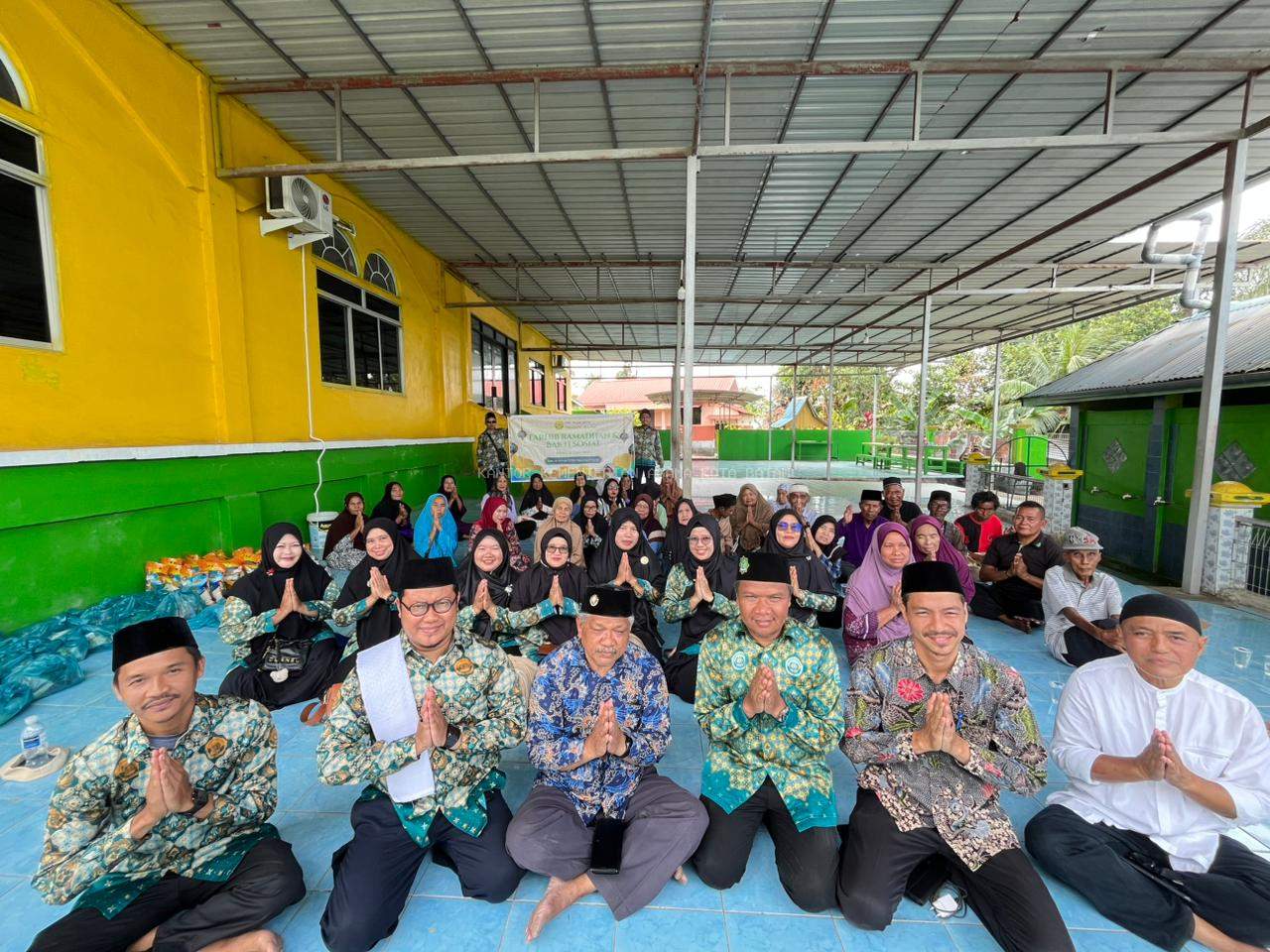 Bakti Sosial DPC PGMI Raya Sagulung-Galang ke Pulau Buluh