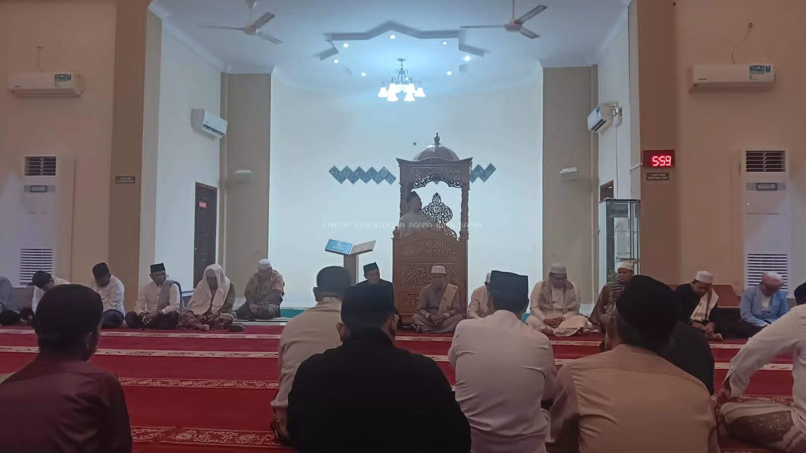 Pererat Silaturahmi, Kemenag Batam Gelar "Sahur On The Road" Perdana di Masjid Al Ikhlas Tiban