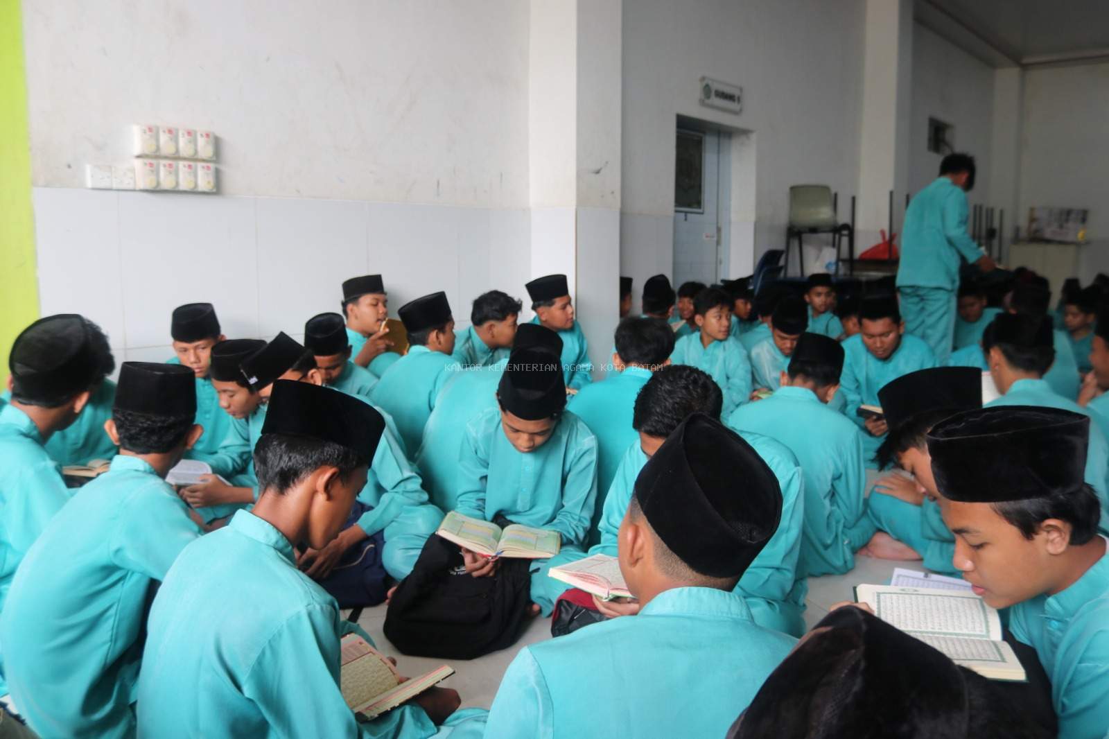 Siswa SMPIT & Santri Ponpes Ummul Qurro’ Perdalam Ketaqwaan Lewat Sanlat Ramadan