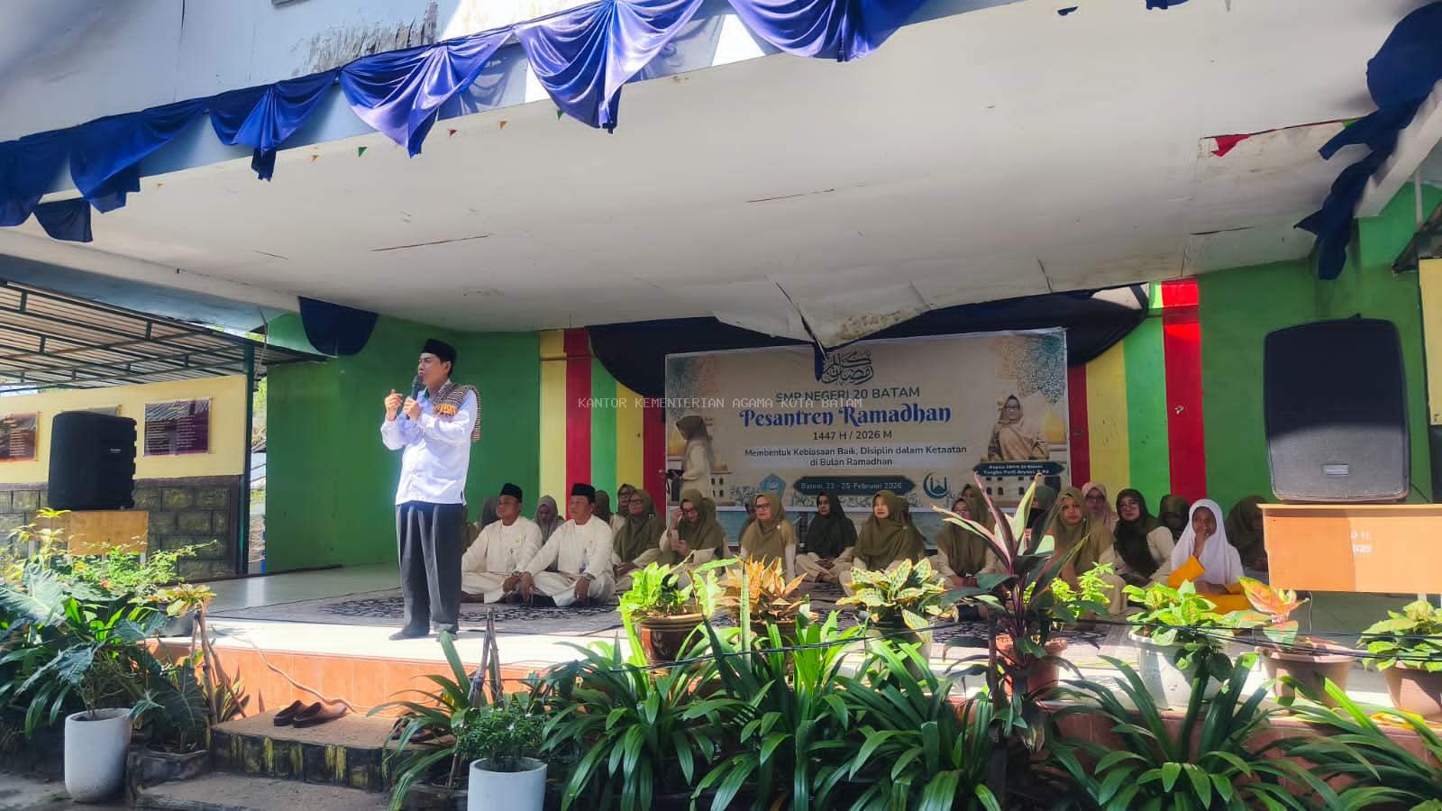 Sinergi KUA Sekupang dan SMPN 20 Batam: Menanamkan Fondasi Ketakwaan Hakiki di Bulan Suci