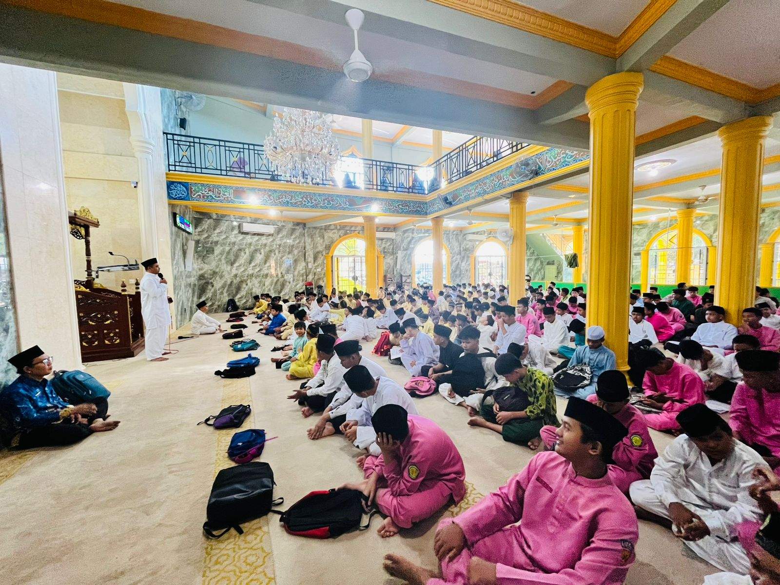 Ratusan Siswa MI dan MTs Al Muttaqin Gelar Istighosah, Perkuat Iman di Tengah Dinamika Zaman