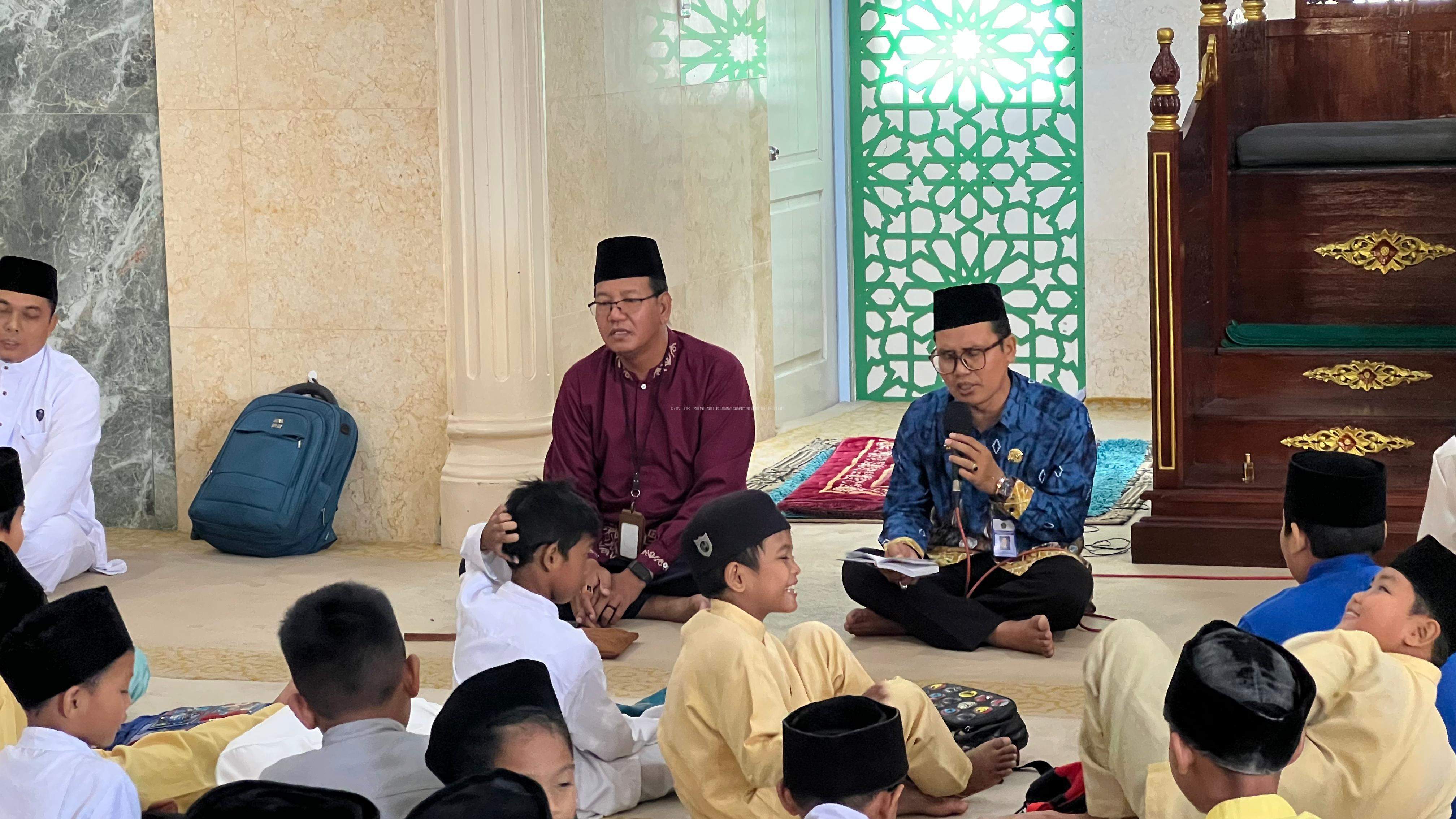 Gali Keutamaan Ramadhan, Siswa MIS Al-Muttaqin Makin Khusyuk di Hari Ketiga Pesantren Kilat