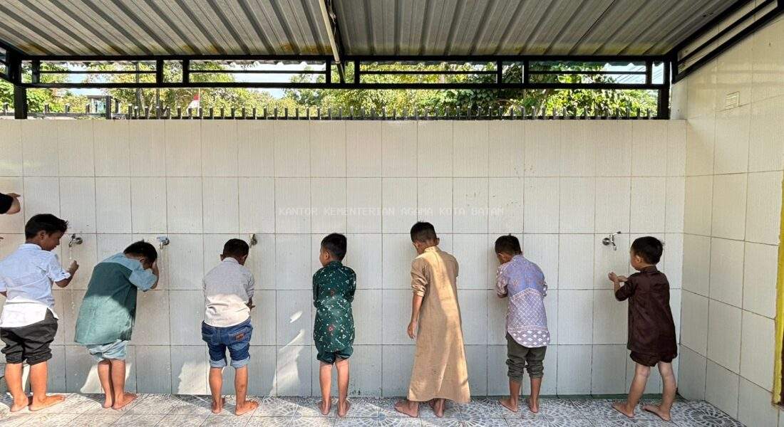 Pesantren Kilat Ramadhan: Belajar Berwudhu dengan Benar Sejak Dini