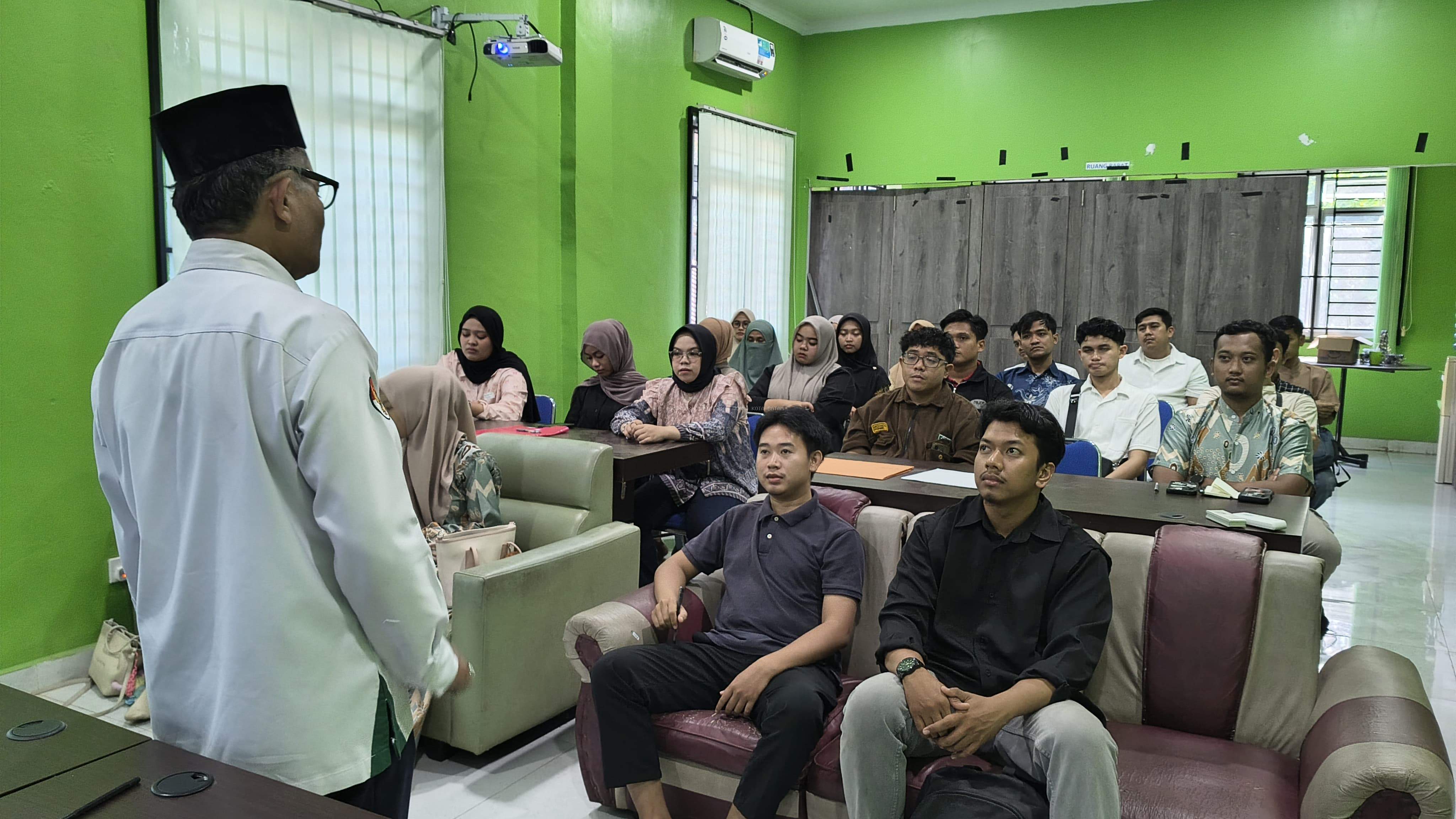 KUA Sekupang Beri Pembekalan Intensif bagi 16 Pasangan Calon Pengantin