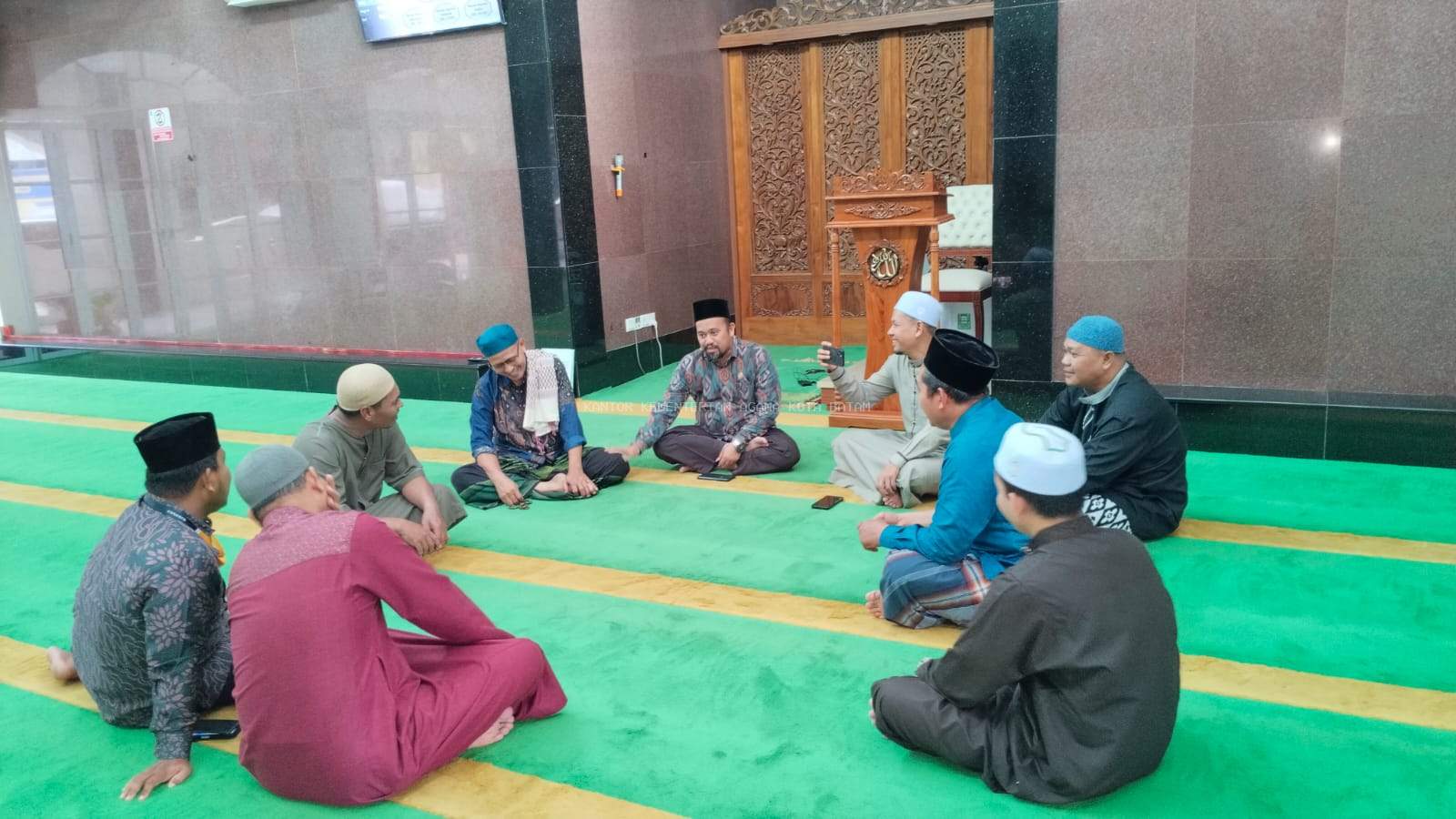 Mantapkan Persiapan Panitia Sahur bersama, Kepala KUA Anjangsana ke Masjid Baitul Makmur
