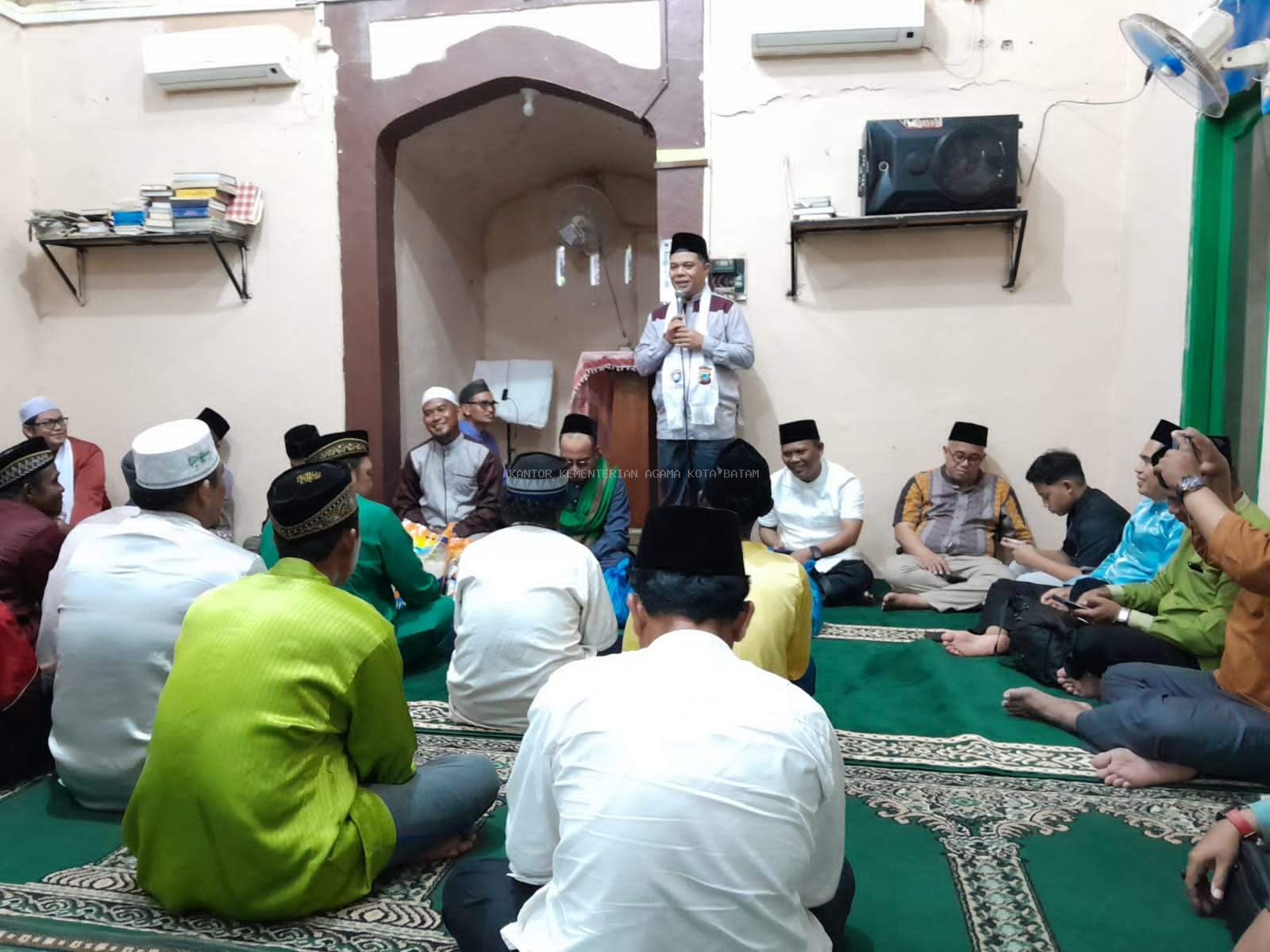 Safari Ramadan di Pulau Gara: Kemenag Batam Salurkan Bantuan Sembako dan Tekankan Peran Suami Jaga Keluarga