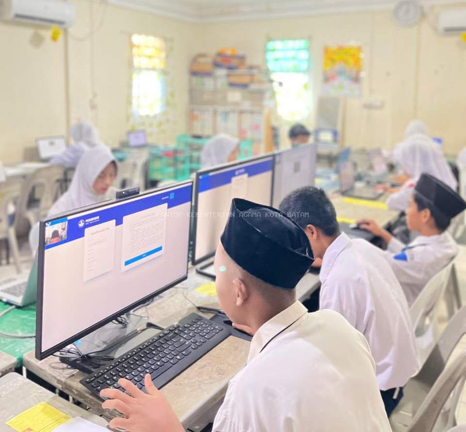 MTs Al-Muttaqin Batam Sukses Gelar Gladi Resik TKA 2026: Kesiapan Sistem Capai 99,5%