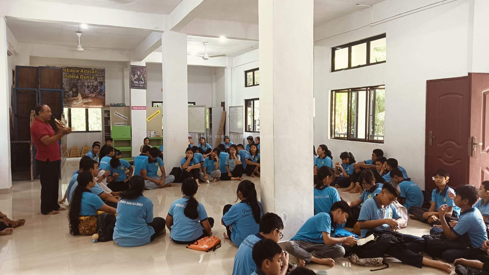 Tingkatkan Moral Generasi Muda, Penyelenggara Hindu Kemenag Batam Bina Budi Pekerti Siswa Pasraman