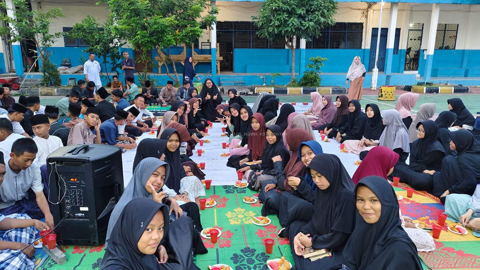 Penuh Kehangatan , MTs Hang Nadim Batam Gelar Buka Puasa Bersama dan Tarawih Berjamaah