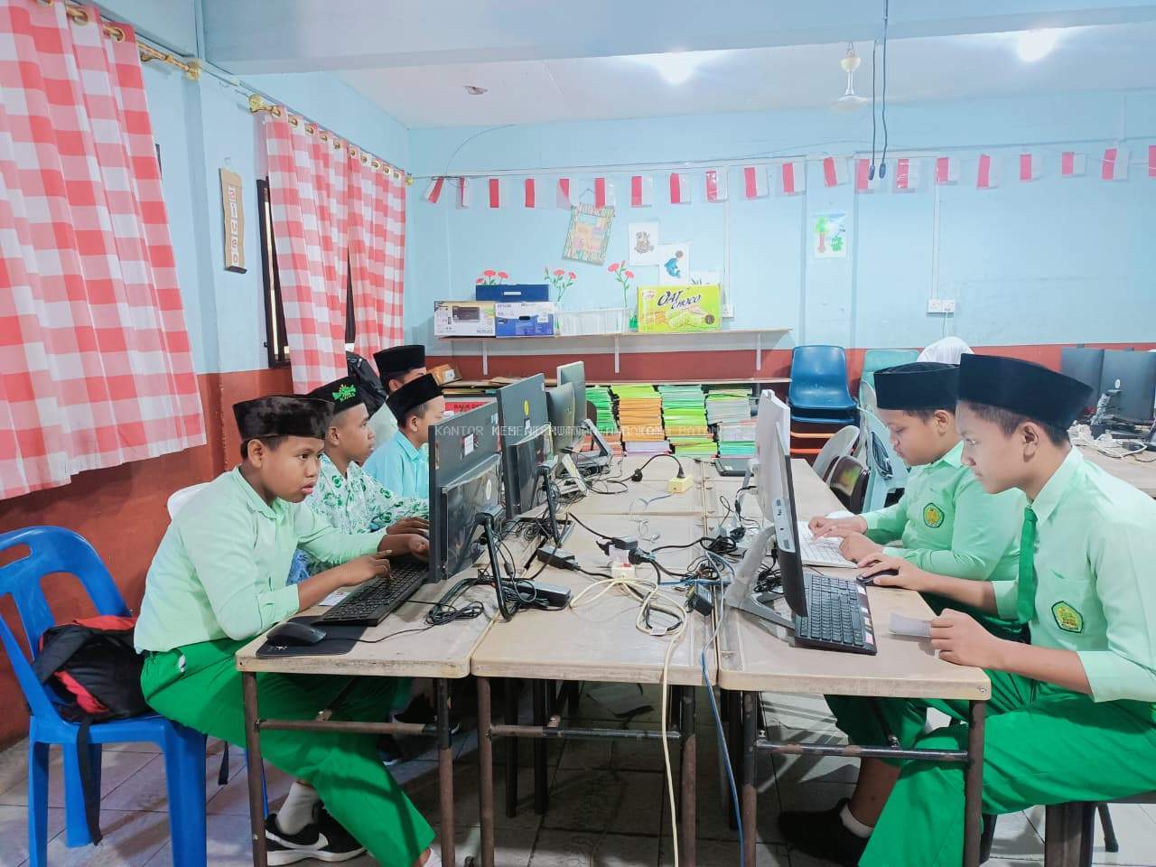 Gladi Tes Kemampuan Akademik Hari Kedua Kelas VI MIS Al-Muttaqin Tanjung Uma Berjalan Tertib