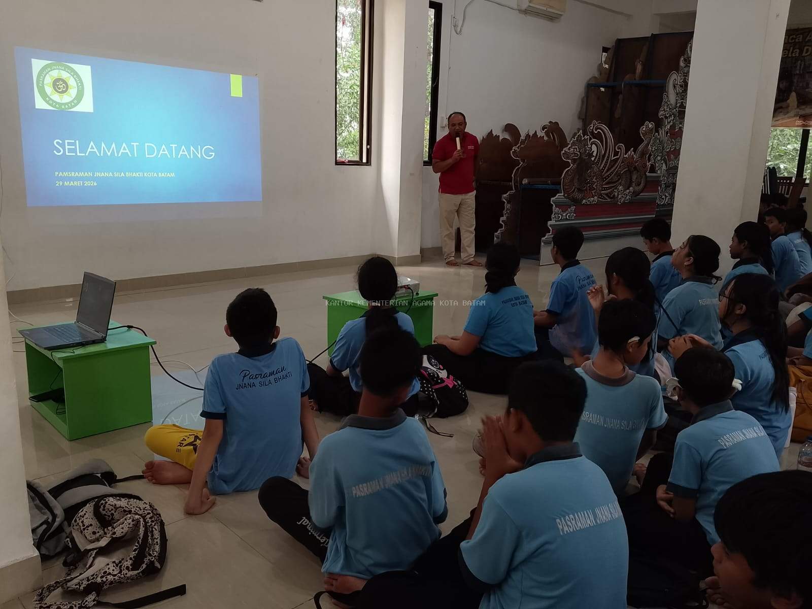 Siswa Pasraman Jnana Sila Bhakti Batam Terima Sosialisasi Pembinaan dari Densus 88