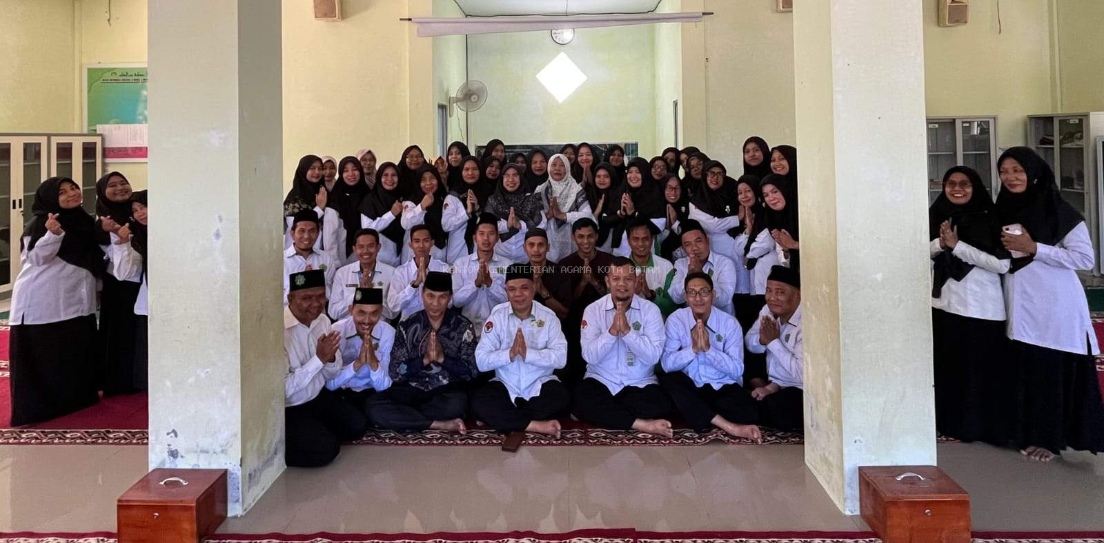 Pererat Silaturahmi, Kakankemenag Kota Batam Hadiri Halal Bilahal MIN 2 Batam