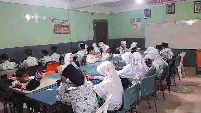 MIS Al-Muttaqiin Tanjung Uma Sukses Laksanakan UTS Hari Ke-4 Tahun Pelajaran 2025/2026