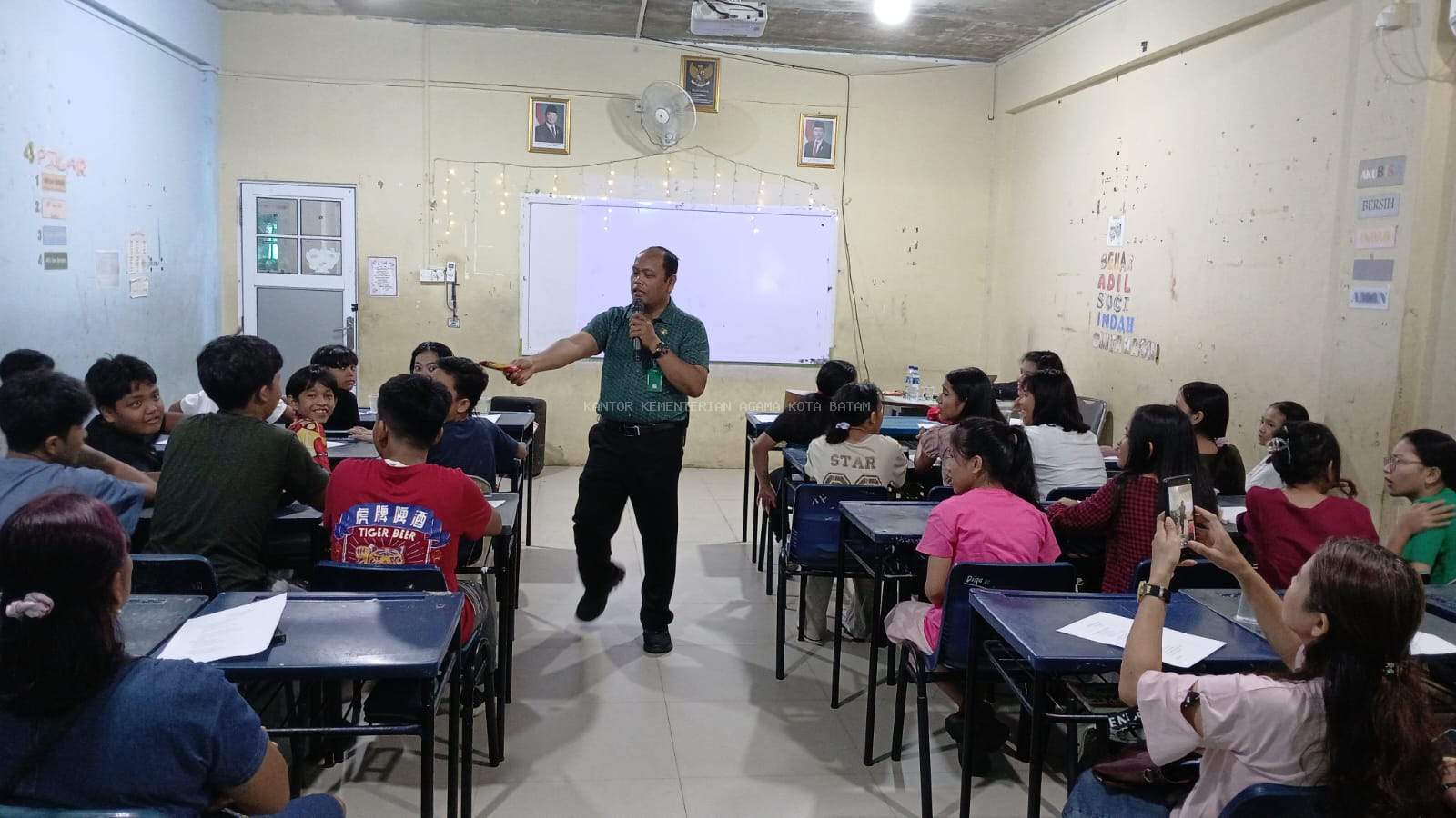 Kemenag Batam Bekali Siswa Sekolah Kristen Basic Nilai-Nilai Keluarga yang Berkenan di Hadapan Tuhan